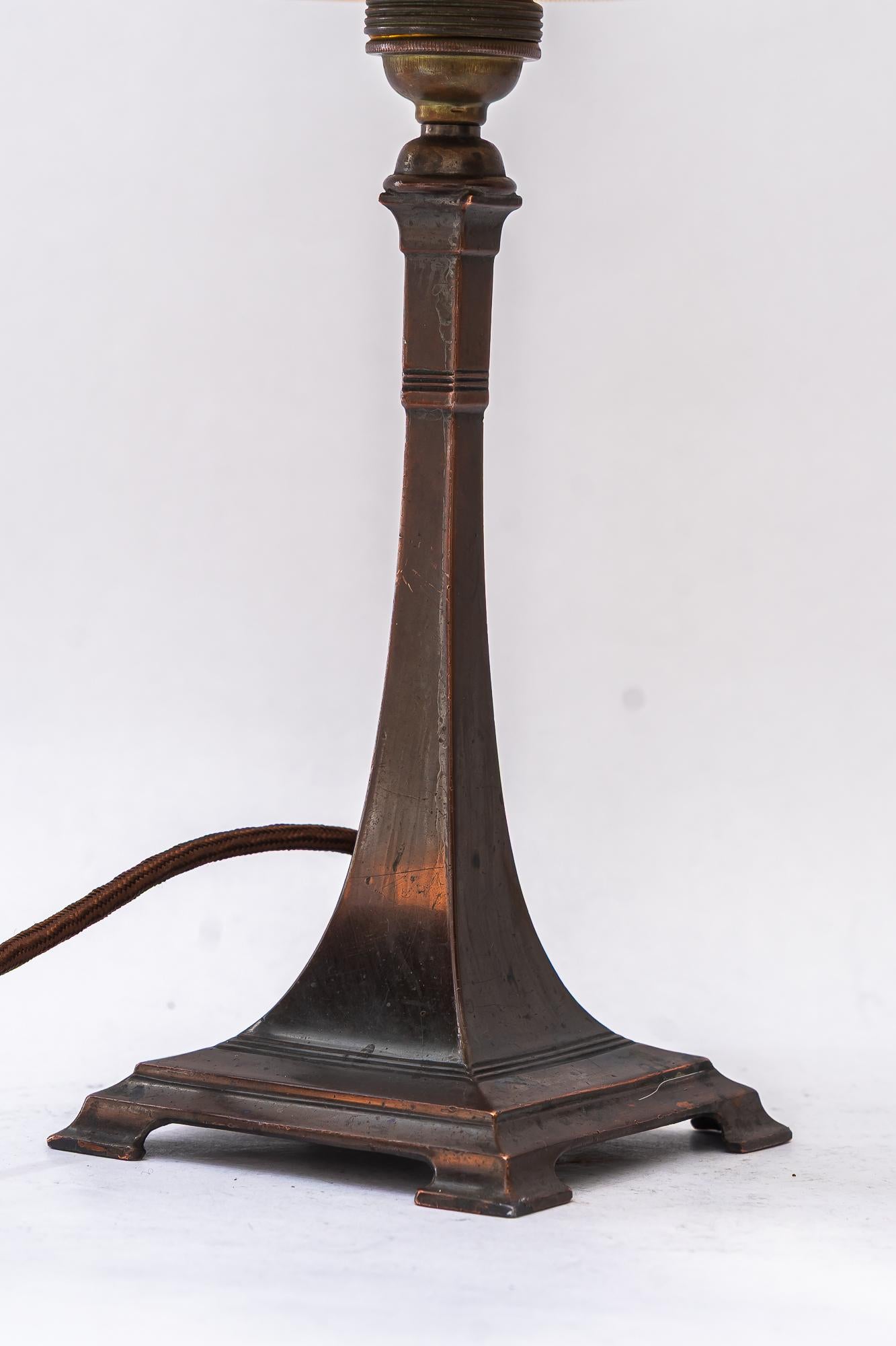 Art Deco tin Table lamp with fabric shade vienna around 1920s
Original condition 
Only the shade is replaced ( new )