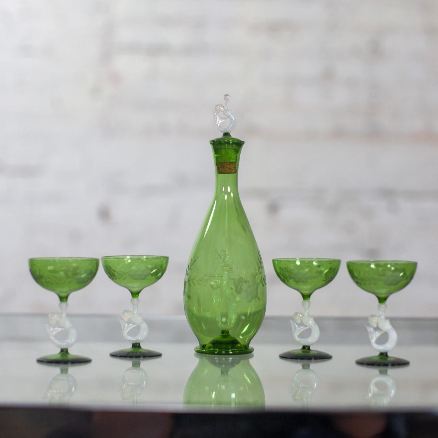 Set di vetri artistici austriaci da Art Deco ad Art Nouveau Bimini Glass 1 decanter e 4 coupé in vendita 2
