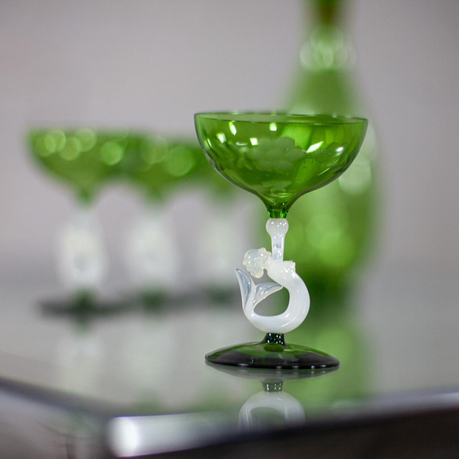 Set di vetri artistici austriaci da Art Deco ad Art Nouveau Bimini Glass 1 decanter e 4 coupé in vendita 5