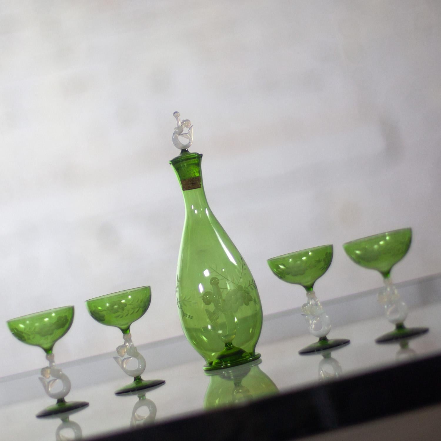Set di vetri artistici austriaci da Art Deco ad Art Nouveau Bimini Glass 1 decanter e 4 coupé in vendita 6