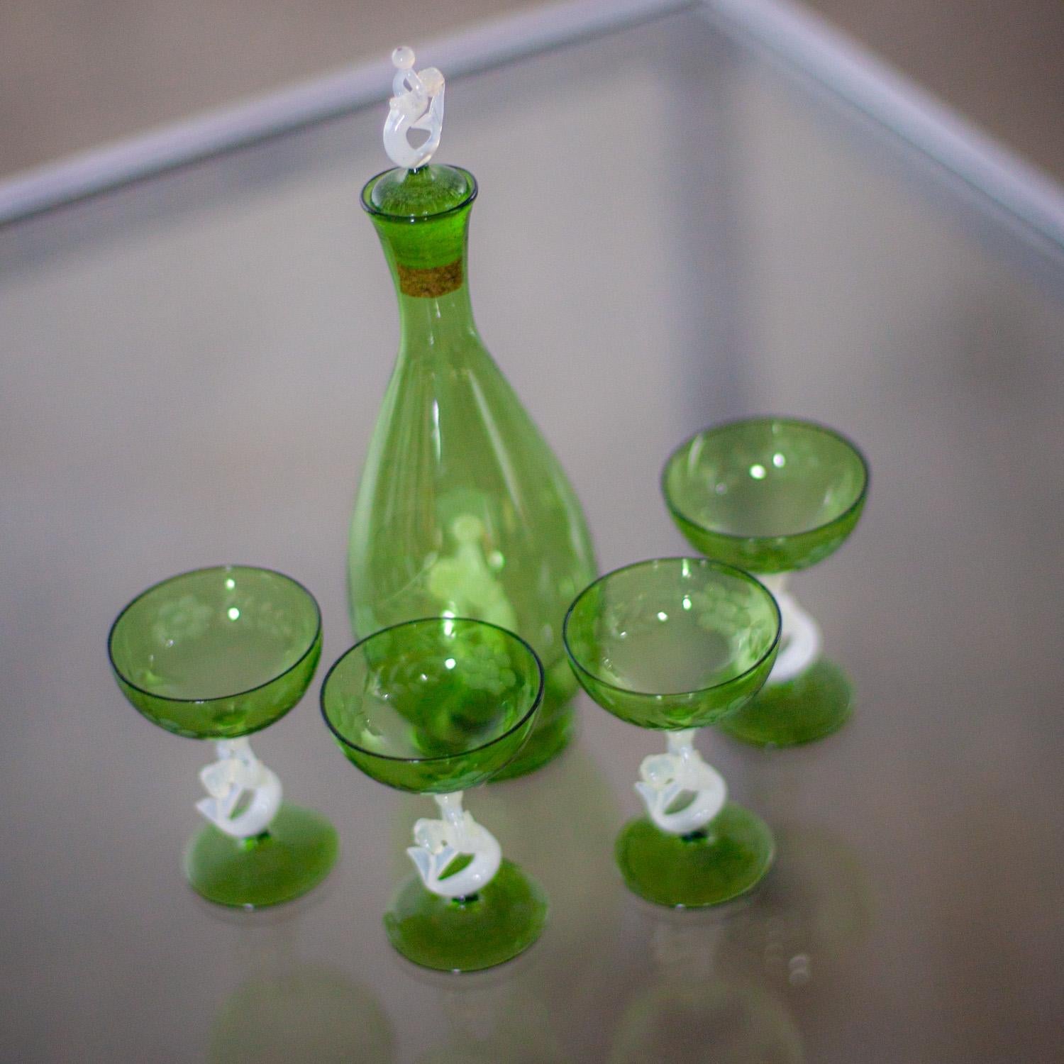 Set di vetri artistici austriaci da Art Deco ad Art Nouveau Bimini Glass 1 decanter e 4 coupé in vendita 7