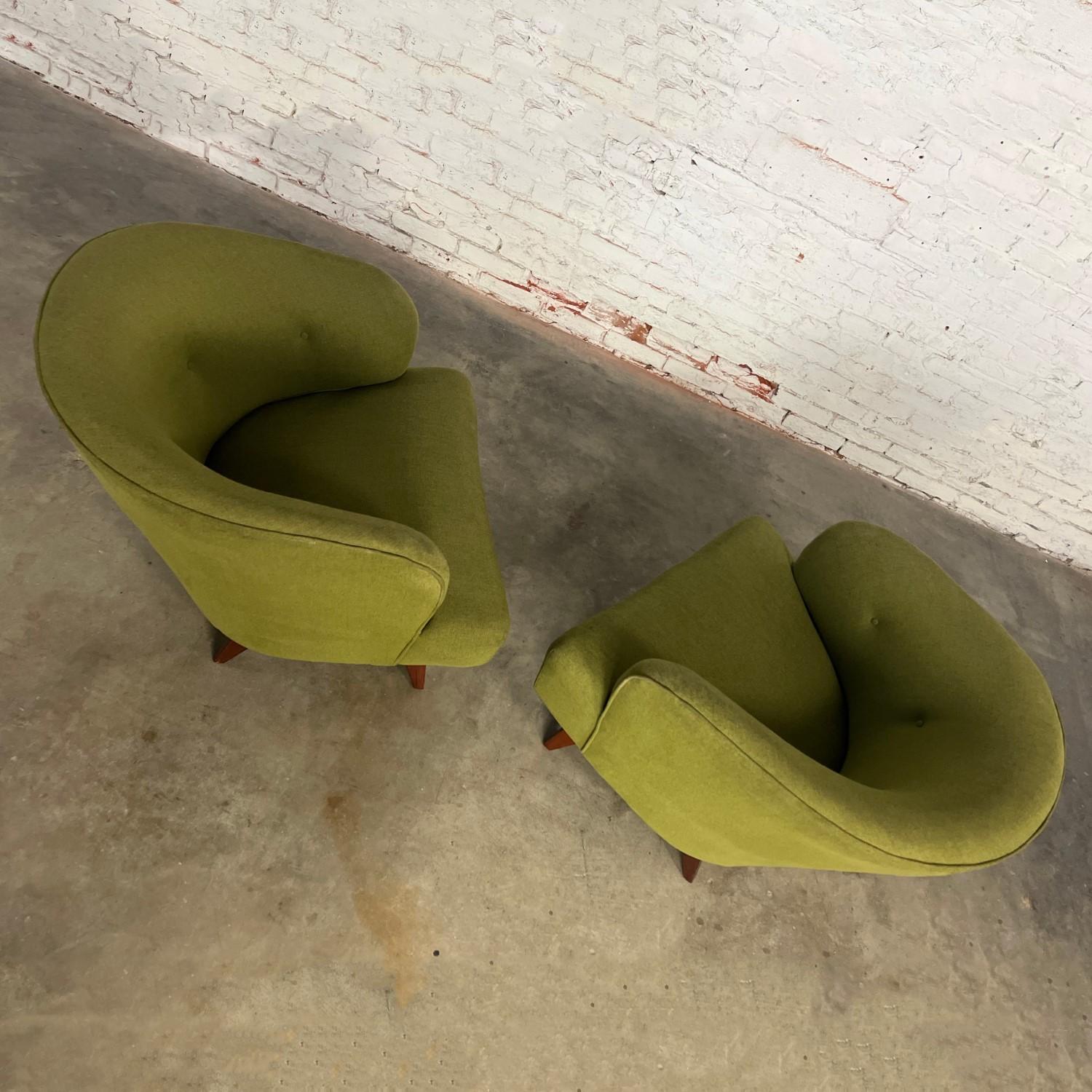 Ein Paar Art-Déco- oder Loungesessel im MCM-Stil mit grünem Eimer- oder Fass-Akzent oder Barrel-Stil im Angebot 4