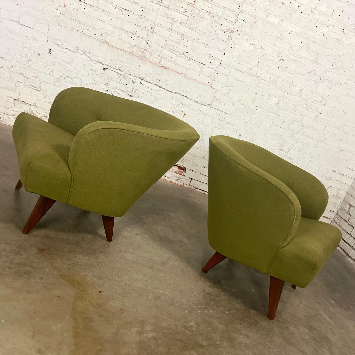 Ein Paar Art-Déco- oder Loungesessel im MCM-Stil mit grünem Eimer- oder Fass-Akzent oder Barrel-Stil im Angebot 8