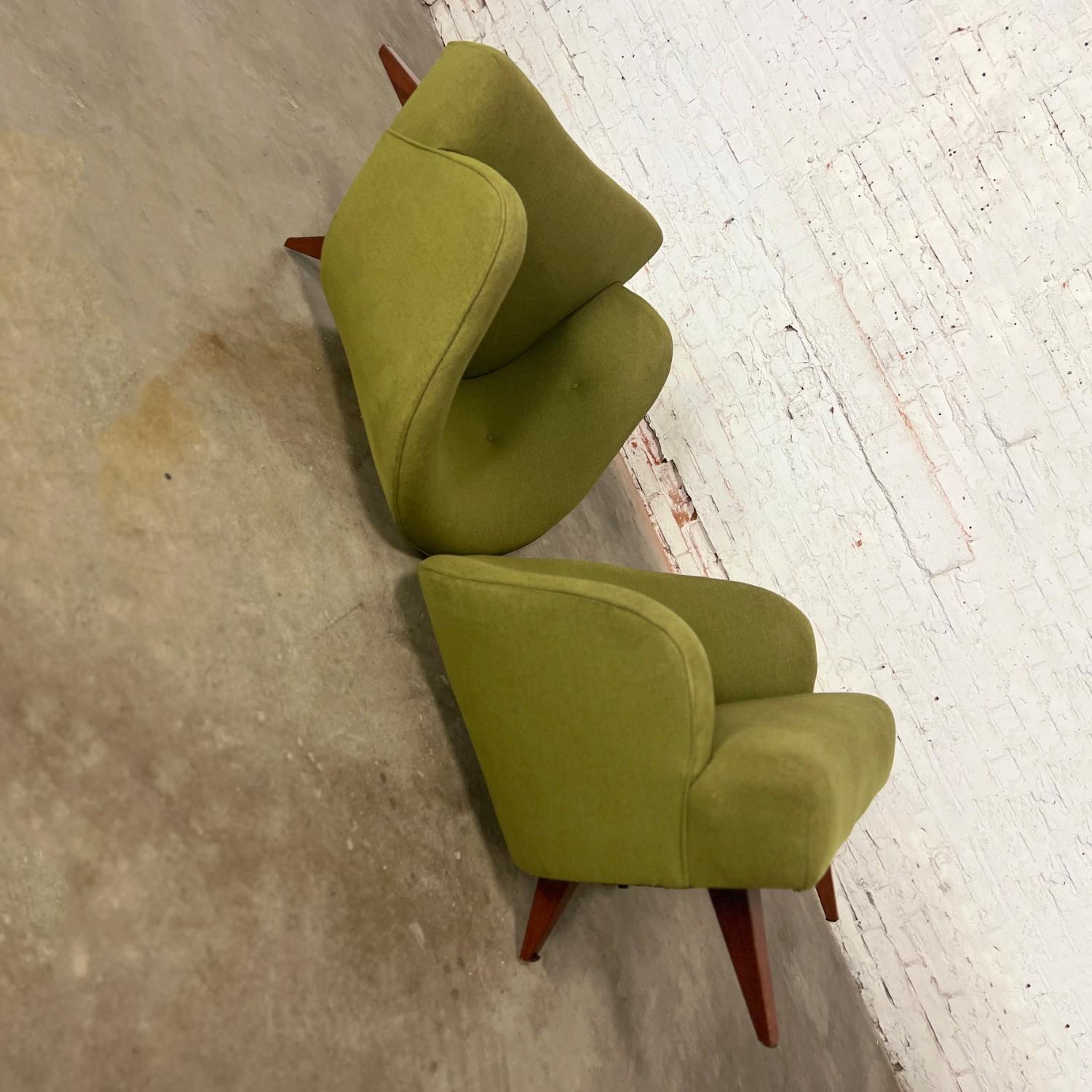 Ein Paar Art-Déco- oder Loungesessel im MCM-Stil mit grünem Eimer- oder Fass-Akzent oder Barrel-Stil im Angebot 9