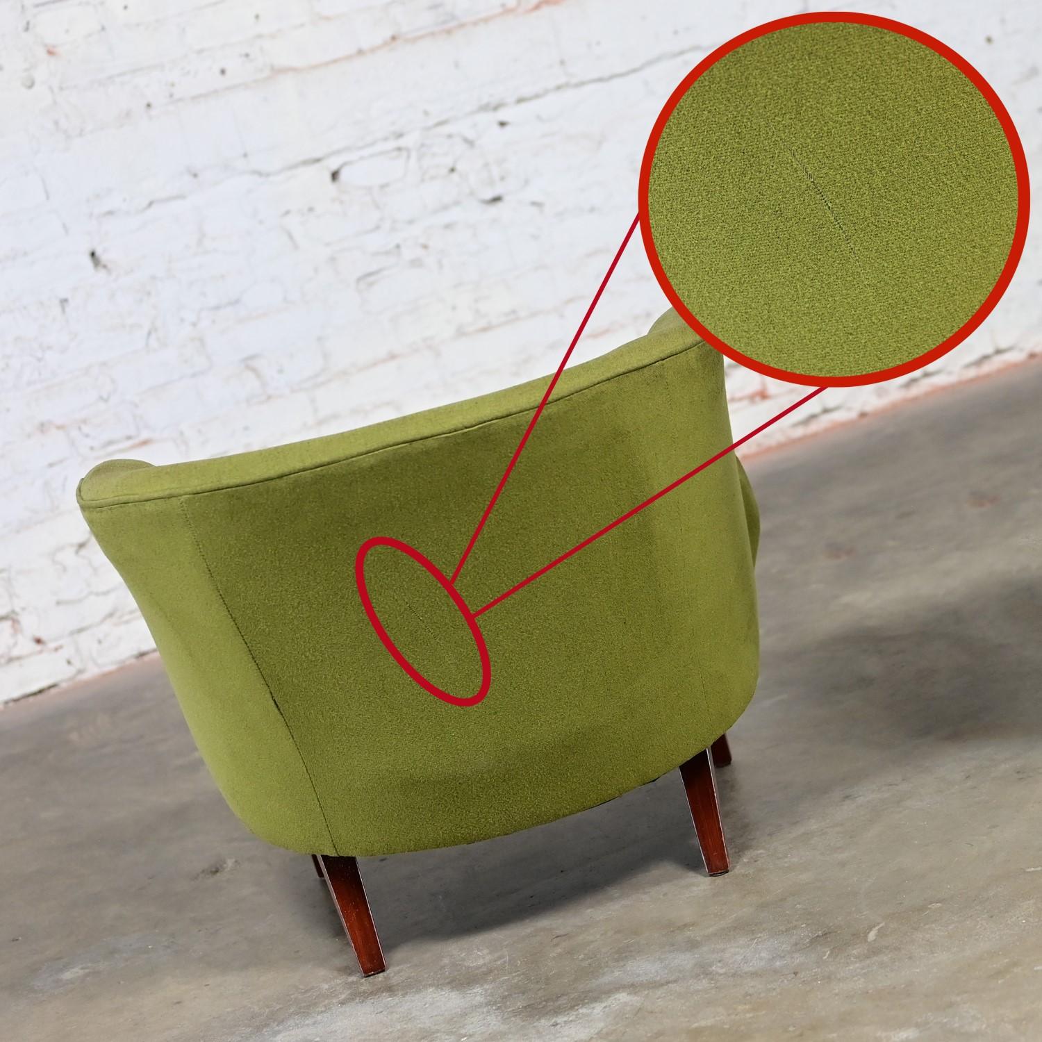 Ein Paar Art-Déco- oder Loungesessel im MCM-Stil mit grünem Eimer- oder Fass-Akzent oder Barrel-Stil im Angebot 13