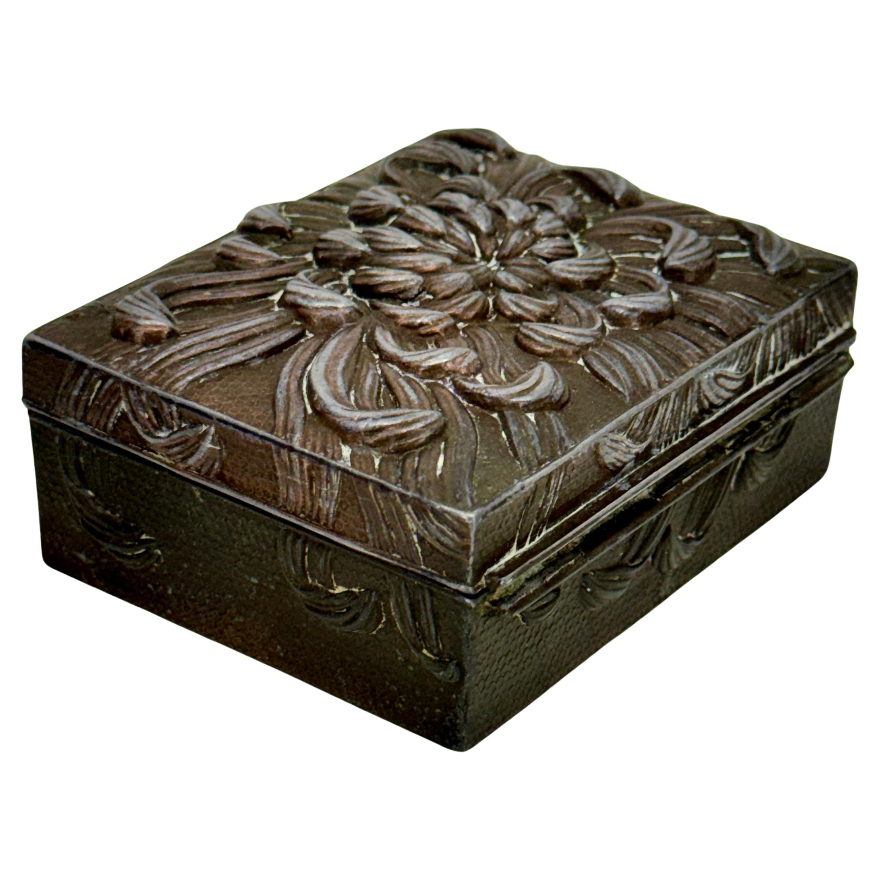 20th Century Art Deco Tobacco Cigarette Box in Pewter Wood Interior