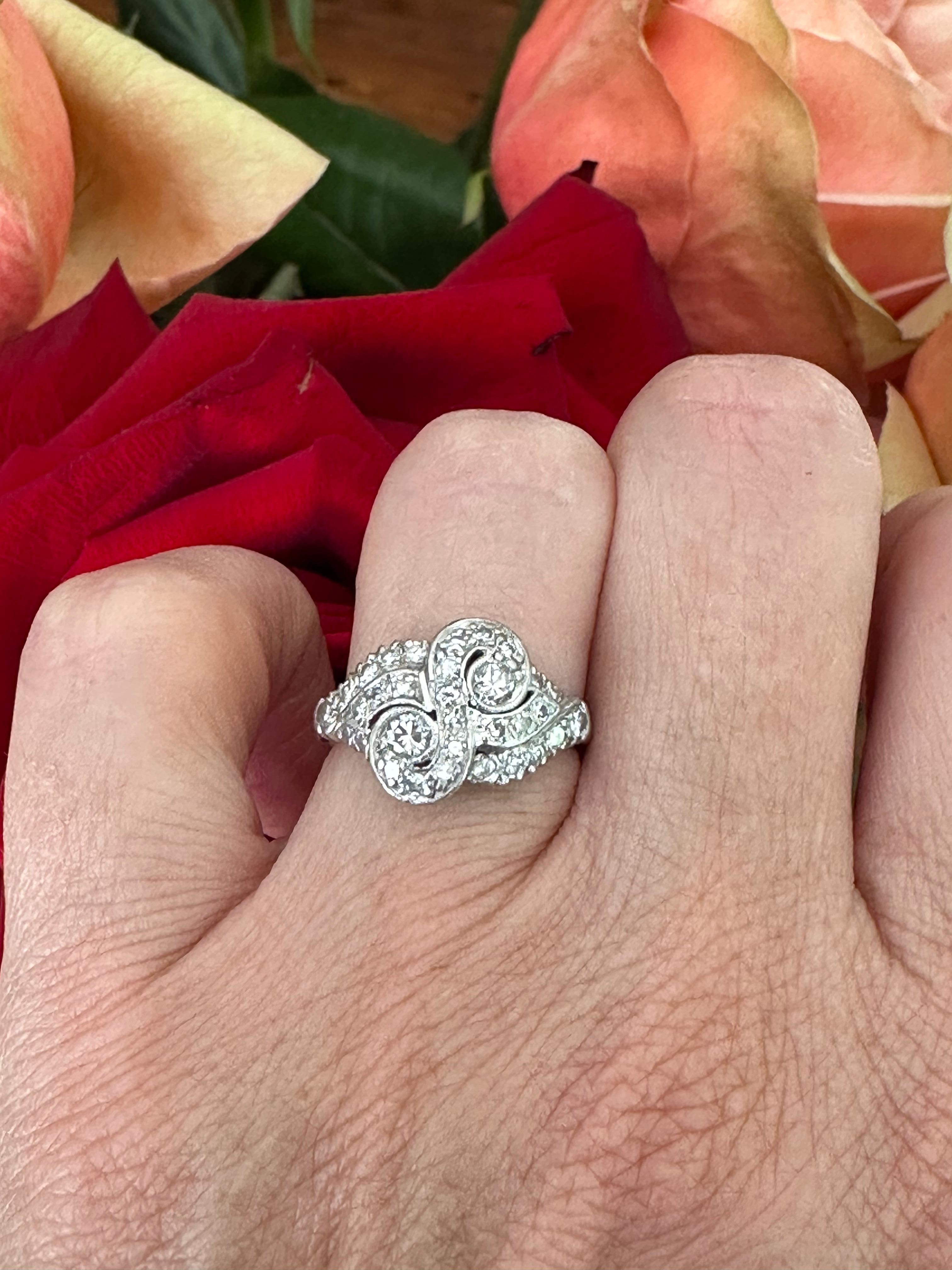 Anillo Art Decó Toi Et Moi Racimo de Diamantes en venta 6