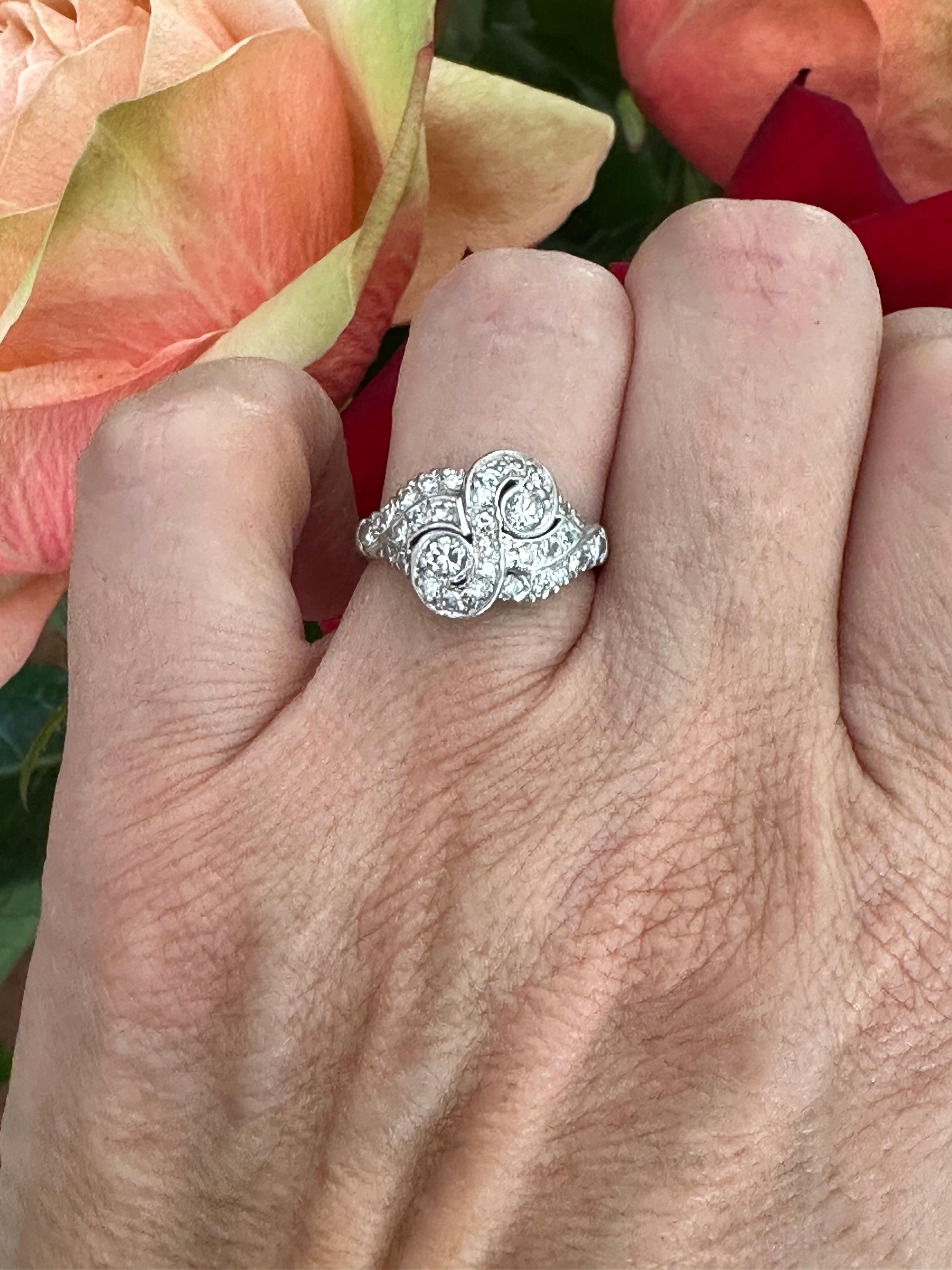 Anillo Art Decó Toi Et Moi Racimo de Diamantes en venta 7