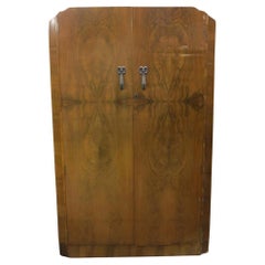 Armoire Art Déco « Tombstone » en noyer pour hommes par Raven Furniture