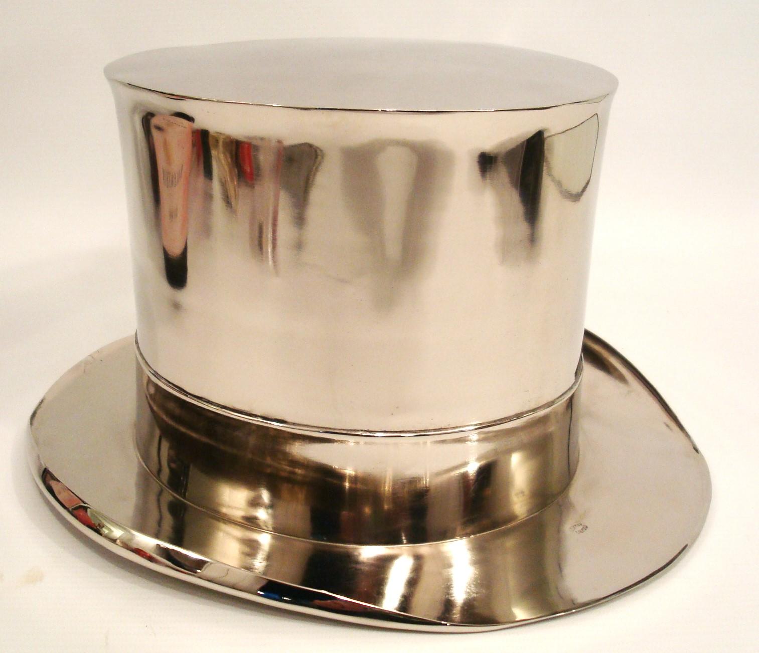 Art Deco Top Hat Silver Champagne Bucket Wine Cooler. 1930´s In Good Condition In Buenos Aires, Olivos