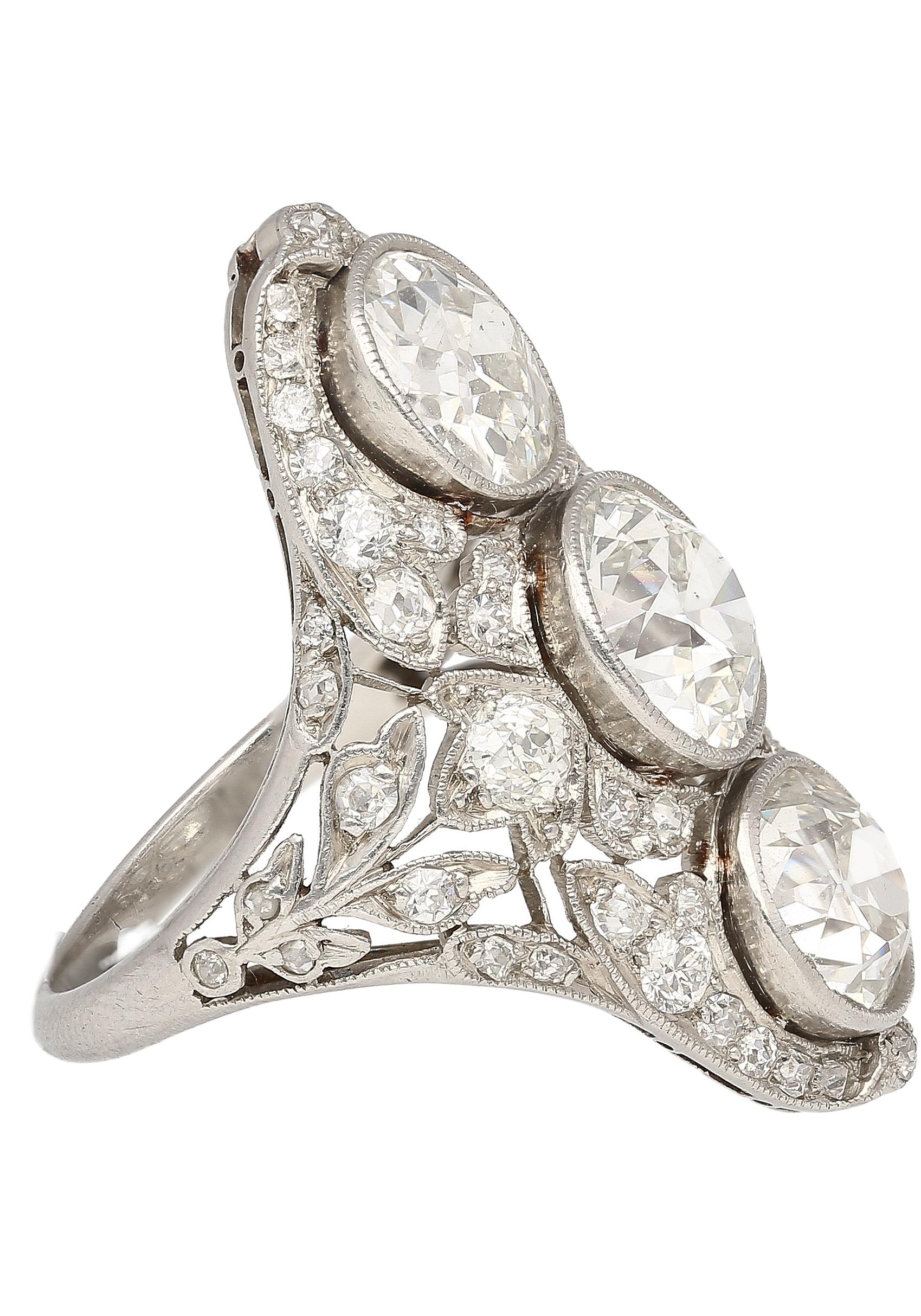 Women's Art Deco Top River Vertical Set 6 Carat Old Euro Cut Diamond Platinum Ring For Sale