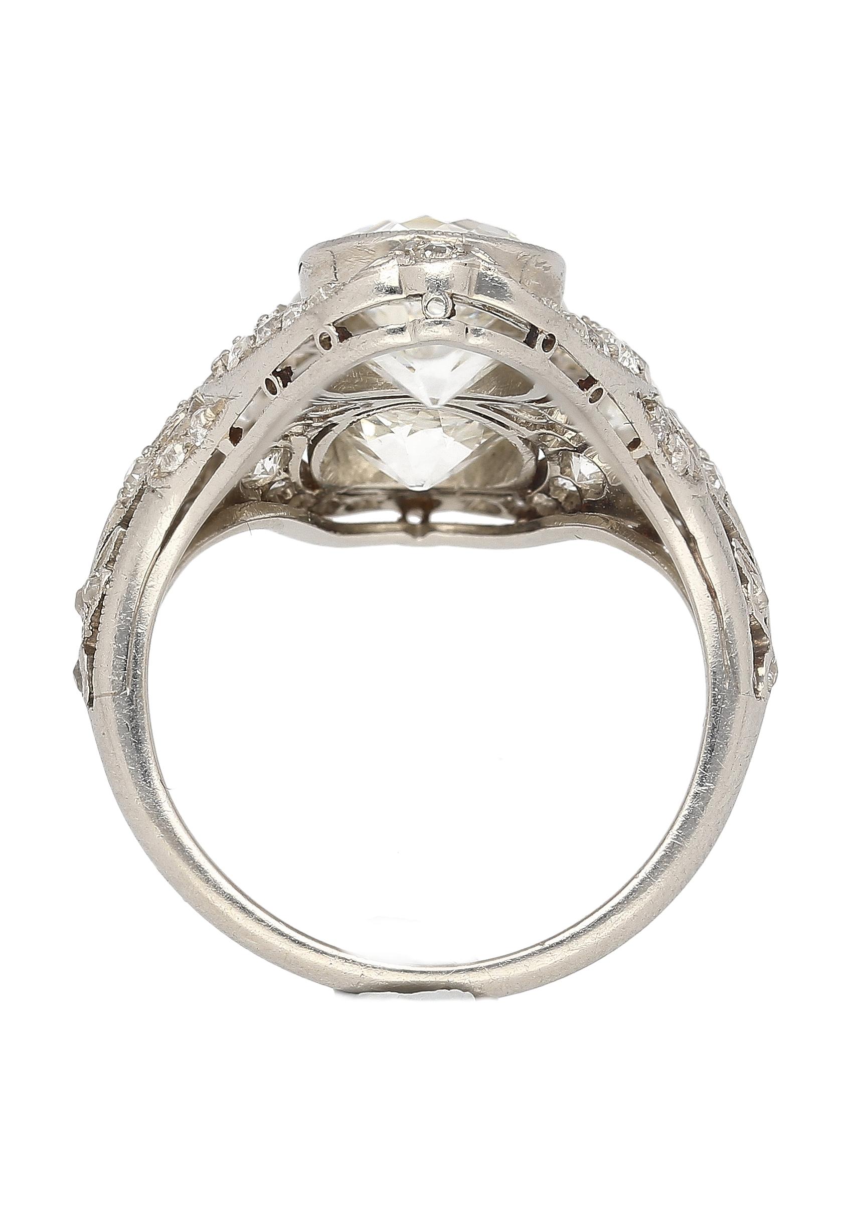 Art Deco Top River Vertical Set 6 Carat Old Euro Cut Diamond Platinum Ring For Sale 1