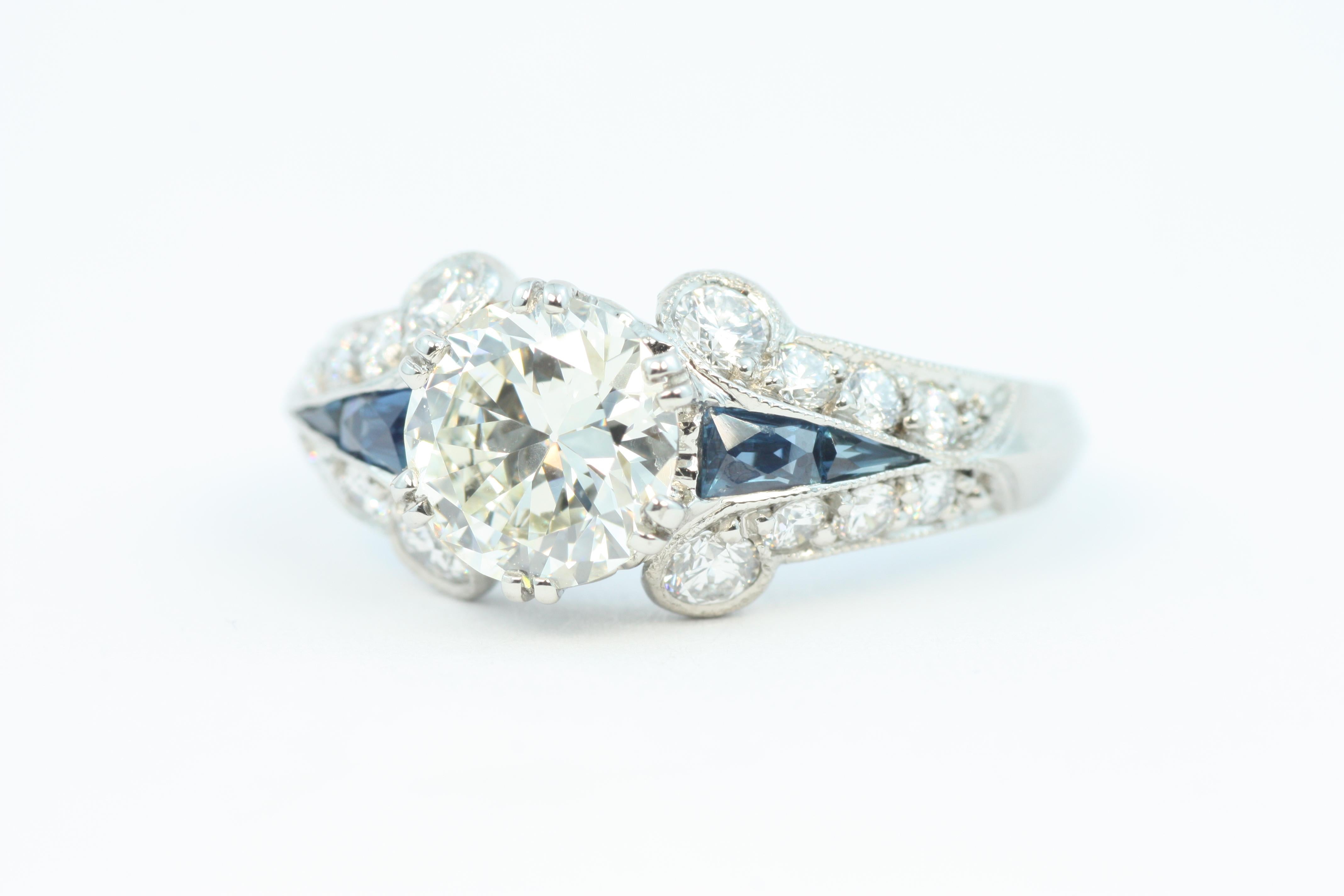 Art Deco Verlobungsring im Übergangsschliff mit 1,14ct Diamant und Saphir aus Palladium (Rundschliff) im Angebot