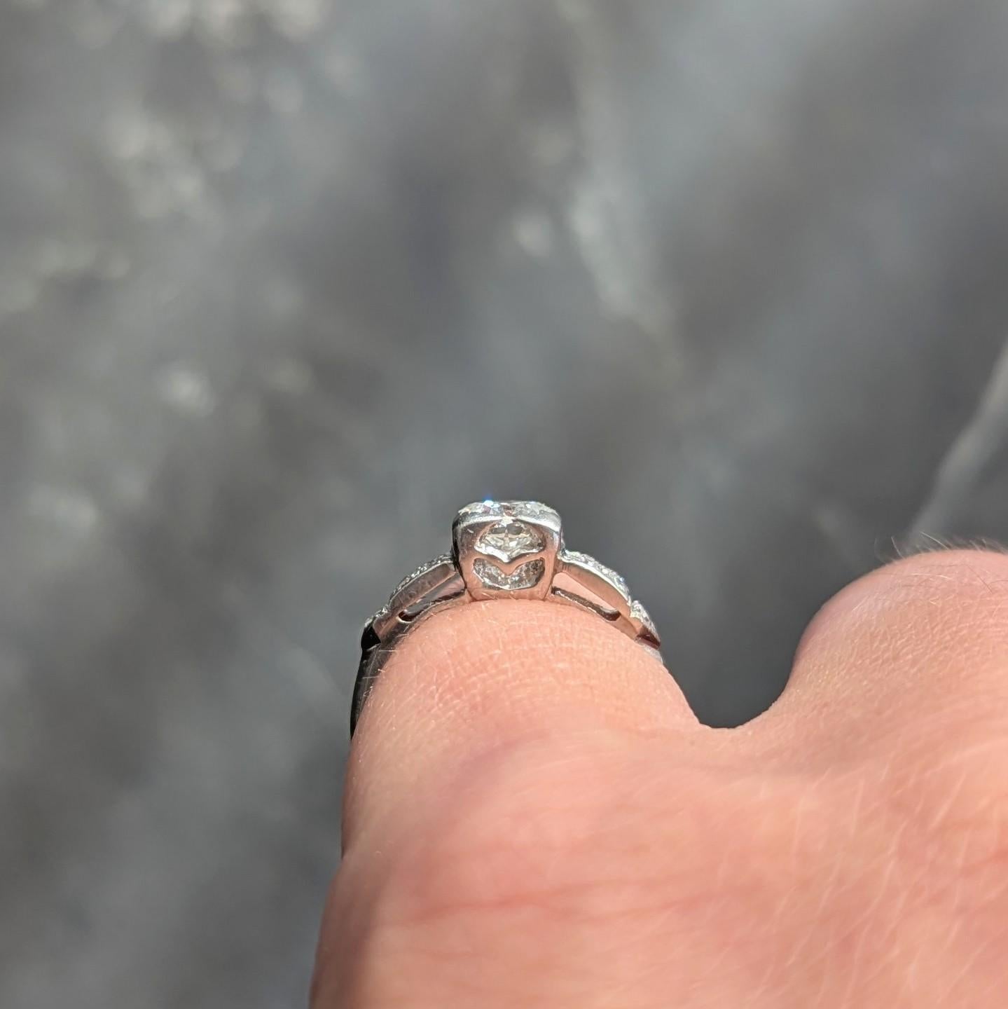 Art Deco Übergangsschliff Diamant Platin Vintage Arrow Verlobungsring im Angebot 4