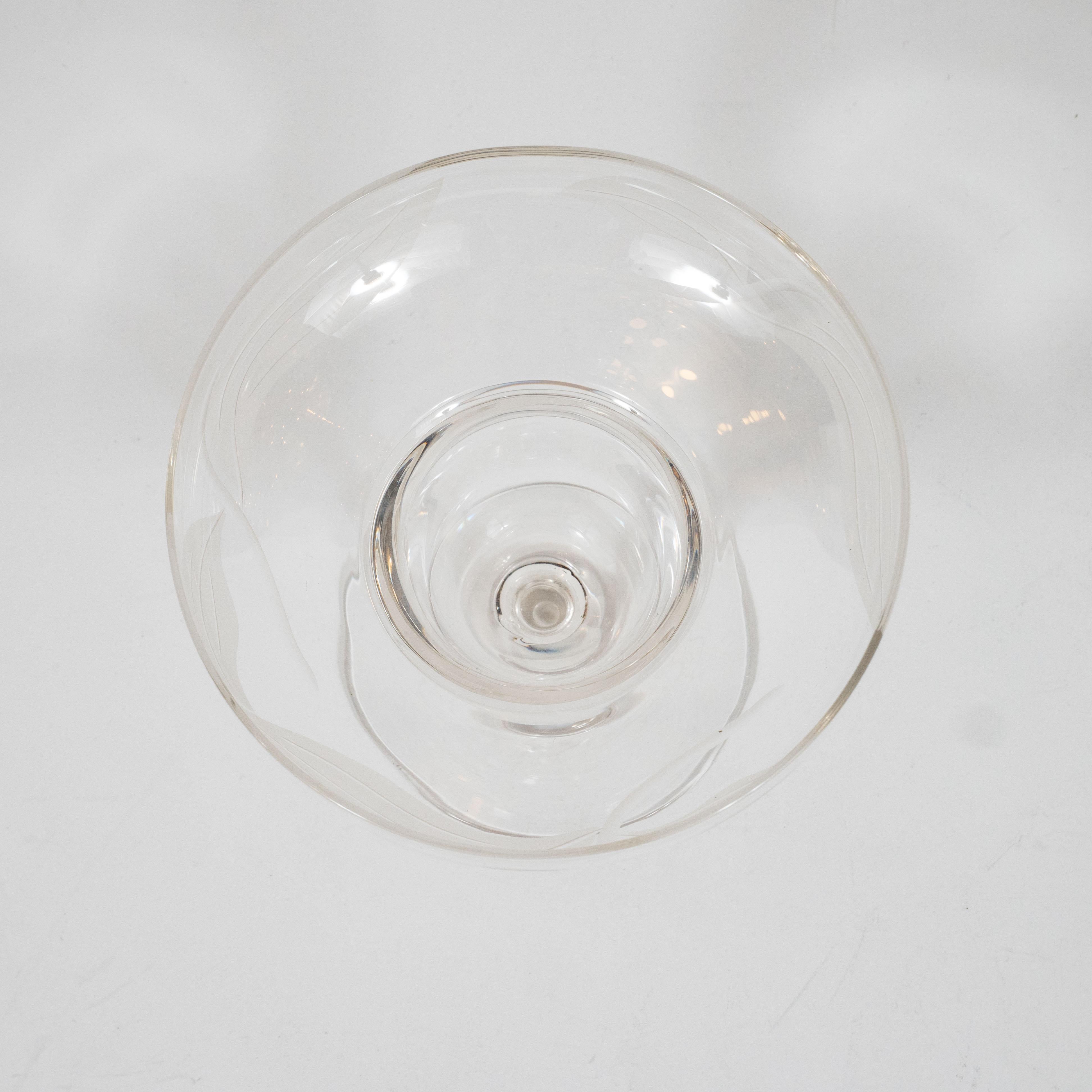 Art déco-Dessertschalen aus transluzentem Fußglas mit matten Blattzierlinien (Glas) im Angebot