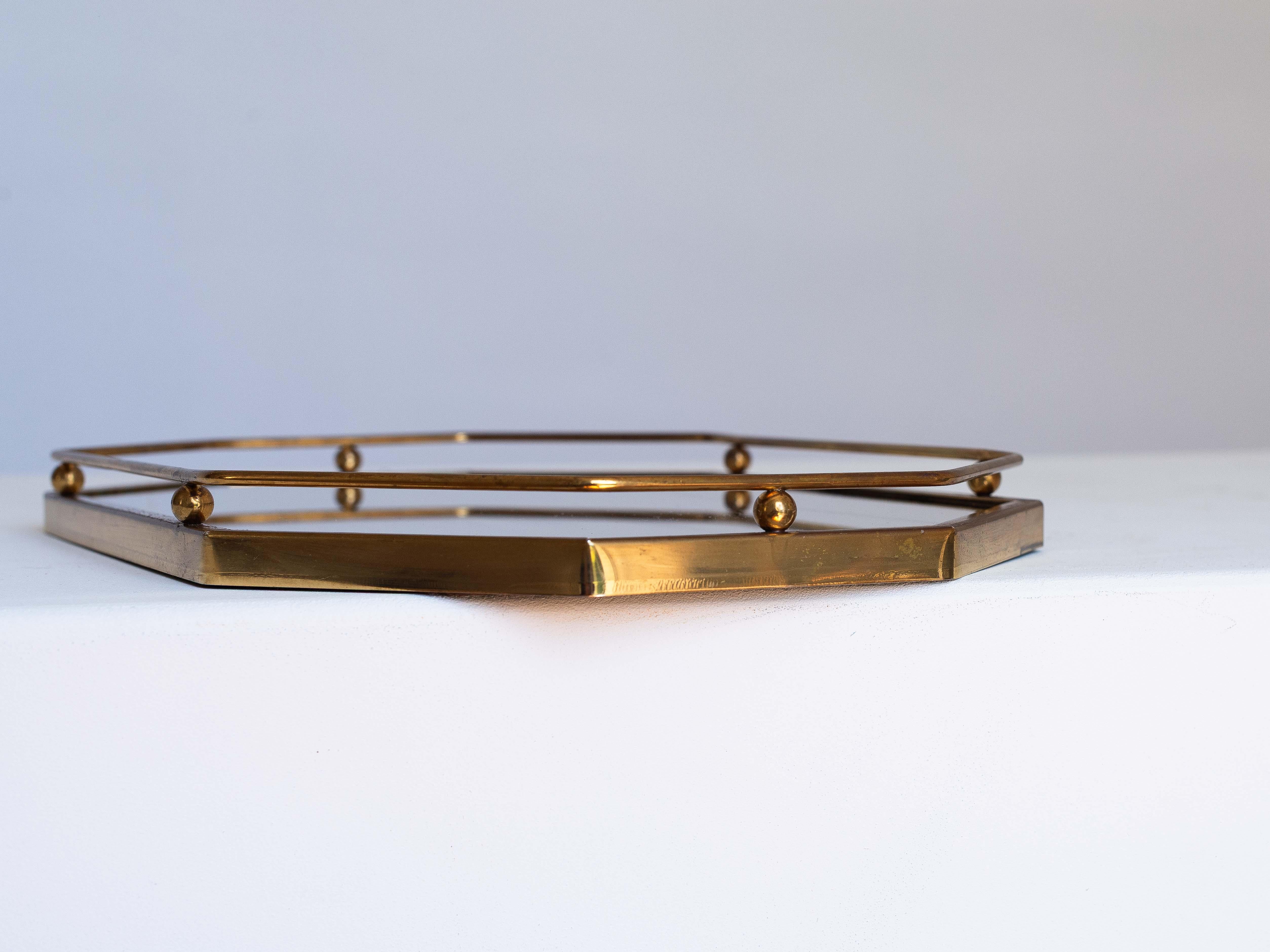 20ième siècle Plateau Art Deco, laiton et verre miroir, 1940s French Mid Century Modern en vente