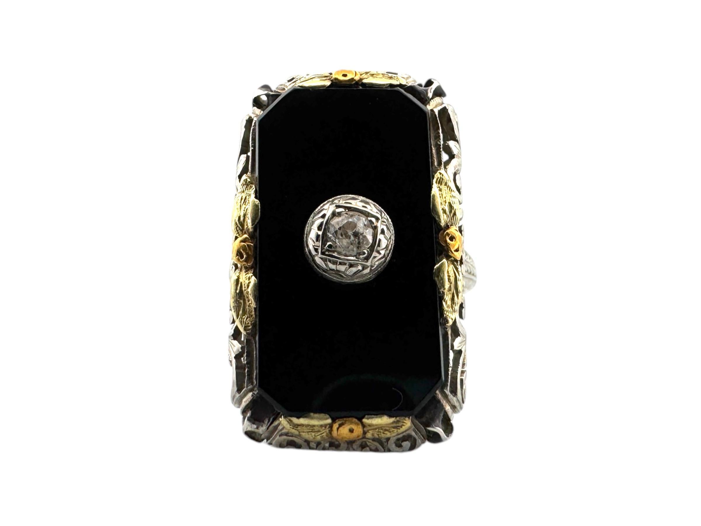 Art Deco TriGold Onyx & Diamond Cocktail Ring 18K In Excellent Condition For Sale In Montgomery, AL