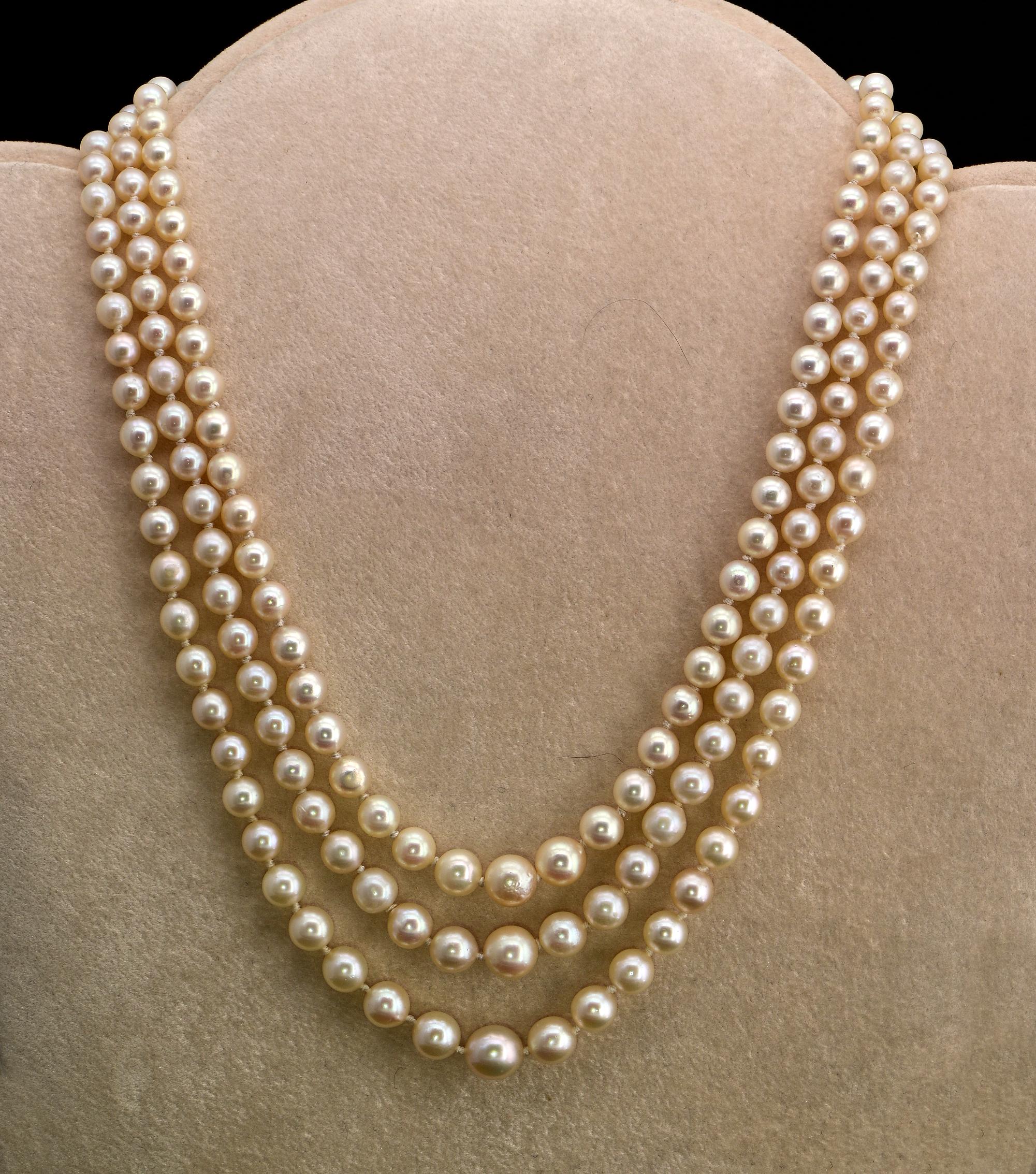 Pearls Allure
This timeless Art Deco Pearl necklace is 1925 ca
Hard to find triple strands, genuine antique, comes into three rows of antique cultured salt water Pearls graduate in size from 4.2 to 8.2 mm.
Gorgeous cream colour, well matched in