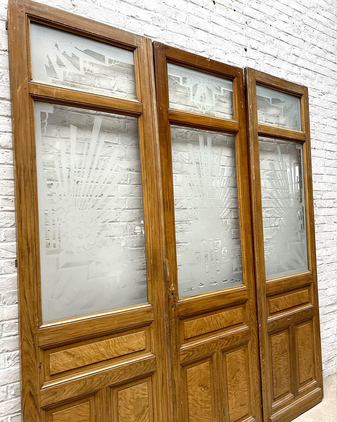 Art Deco Triptych of Etched Glass Doors, France, 1920s In Good Condition For Sale In TOURCOING, FR