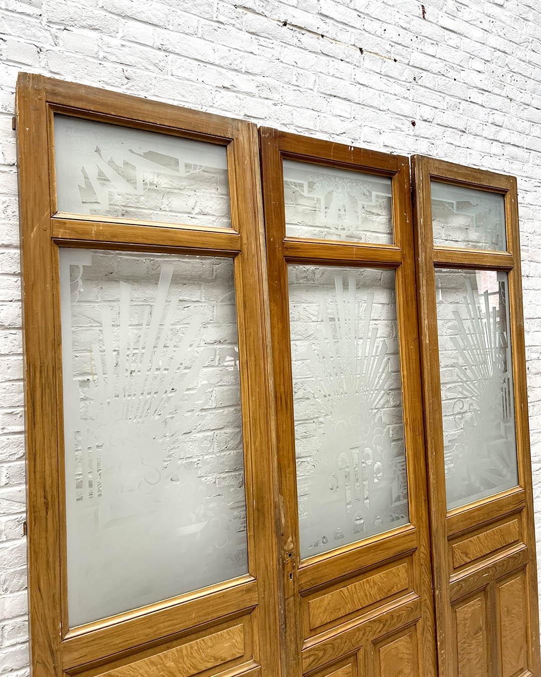 Art Deco Triptych of Etched Glass Doors, France, 1920s For Sale 1