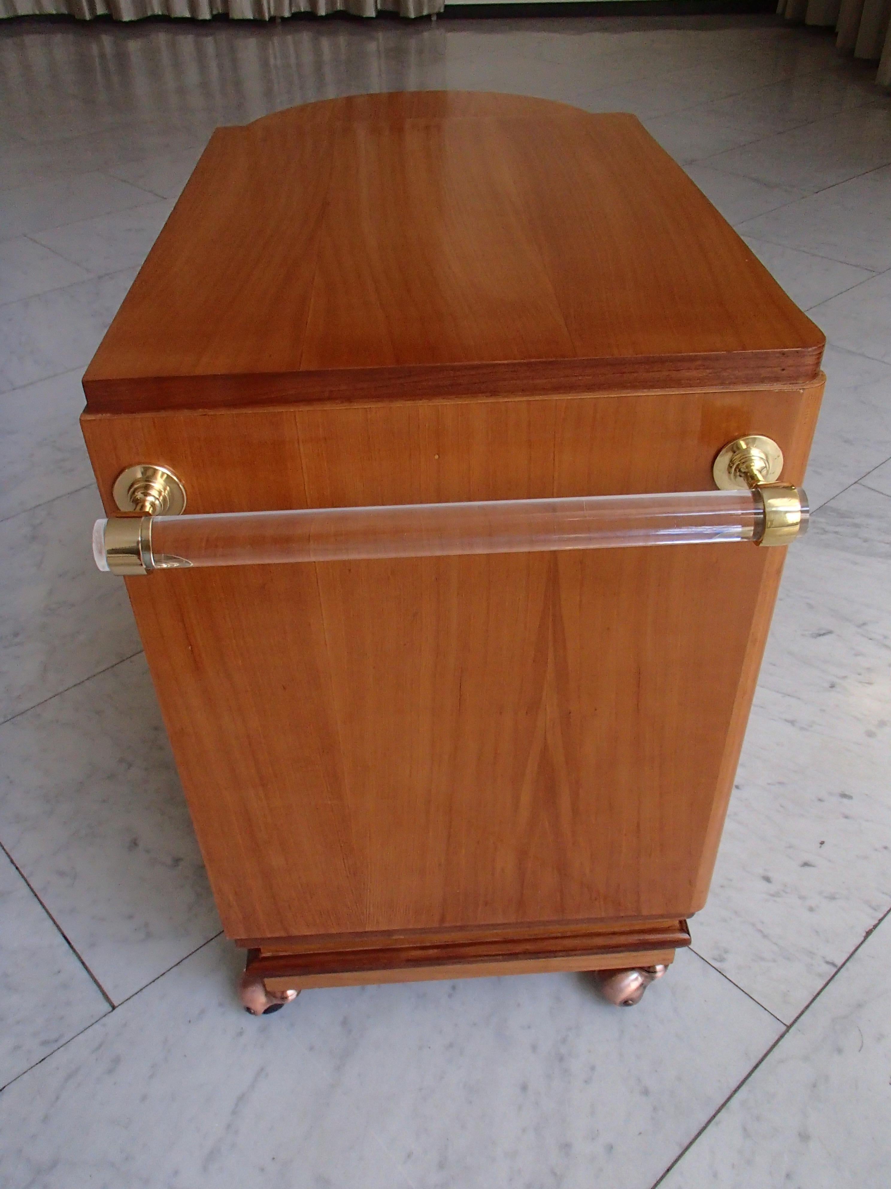 Art Deco Trolley Bar with 2 Doors and Bottle Compartment on Copper Wheels For Sale 3