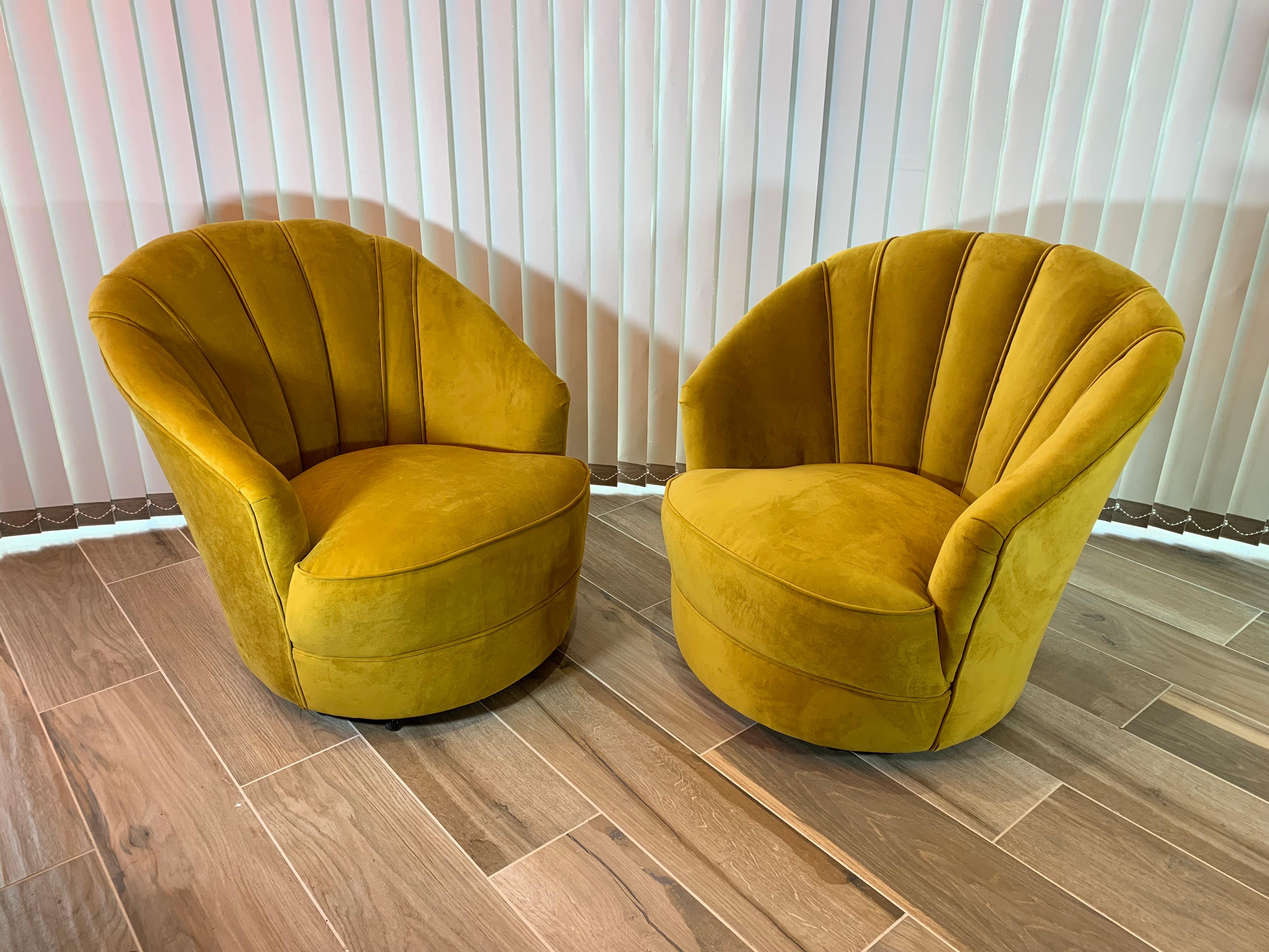 A pair of Art Deco cocktail chairs, with their original sprung seats have just been reupholstered in a soft gold velvet, so in excellent condition.

Each chair has its original castors.

Height of seat 40 cm

Dimensions:
Height 76 cm 
Width