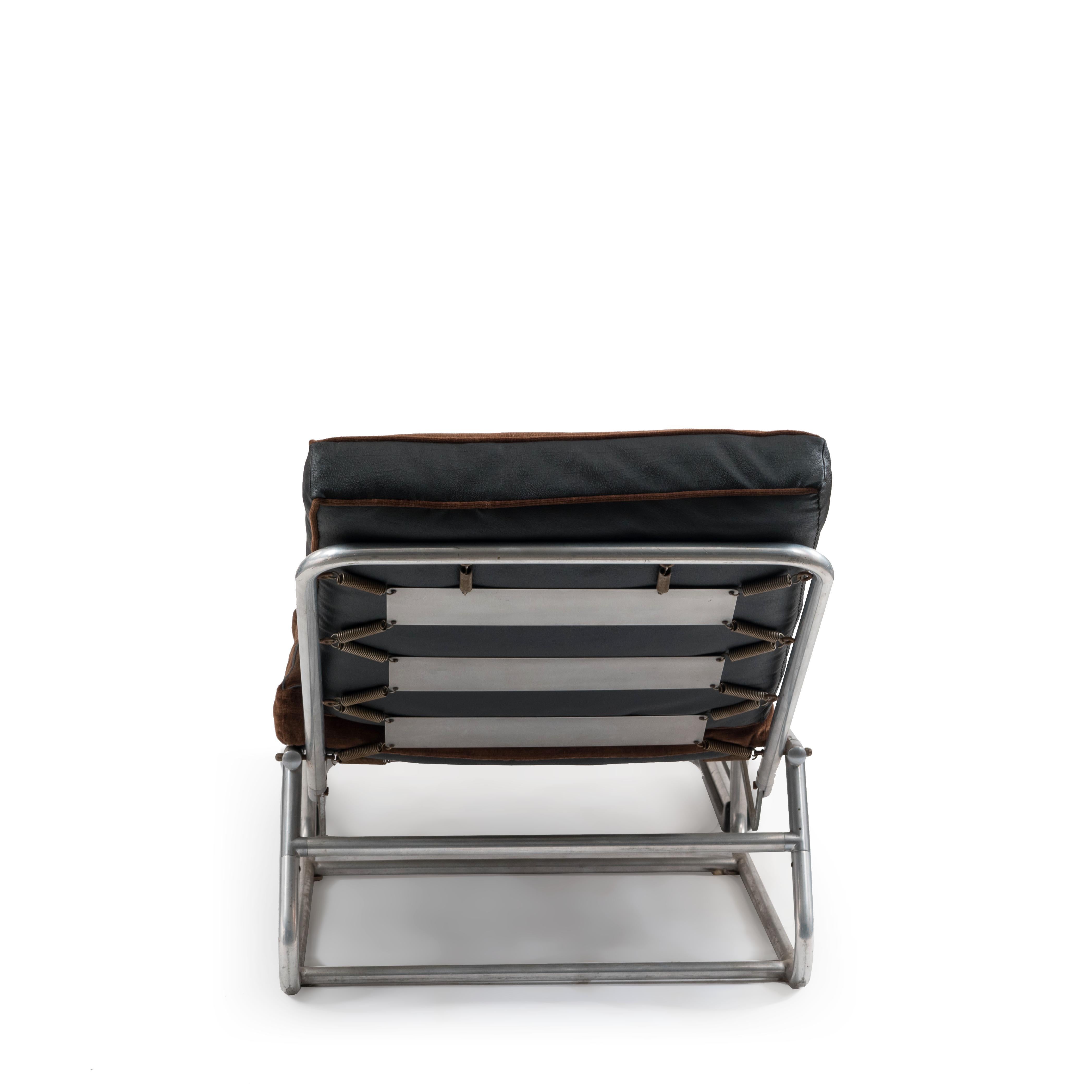 American Art Deco Tubular Chrome Mechanical Chair For Sale