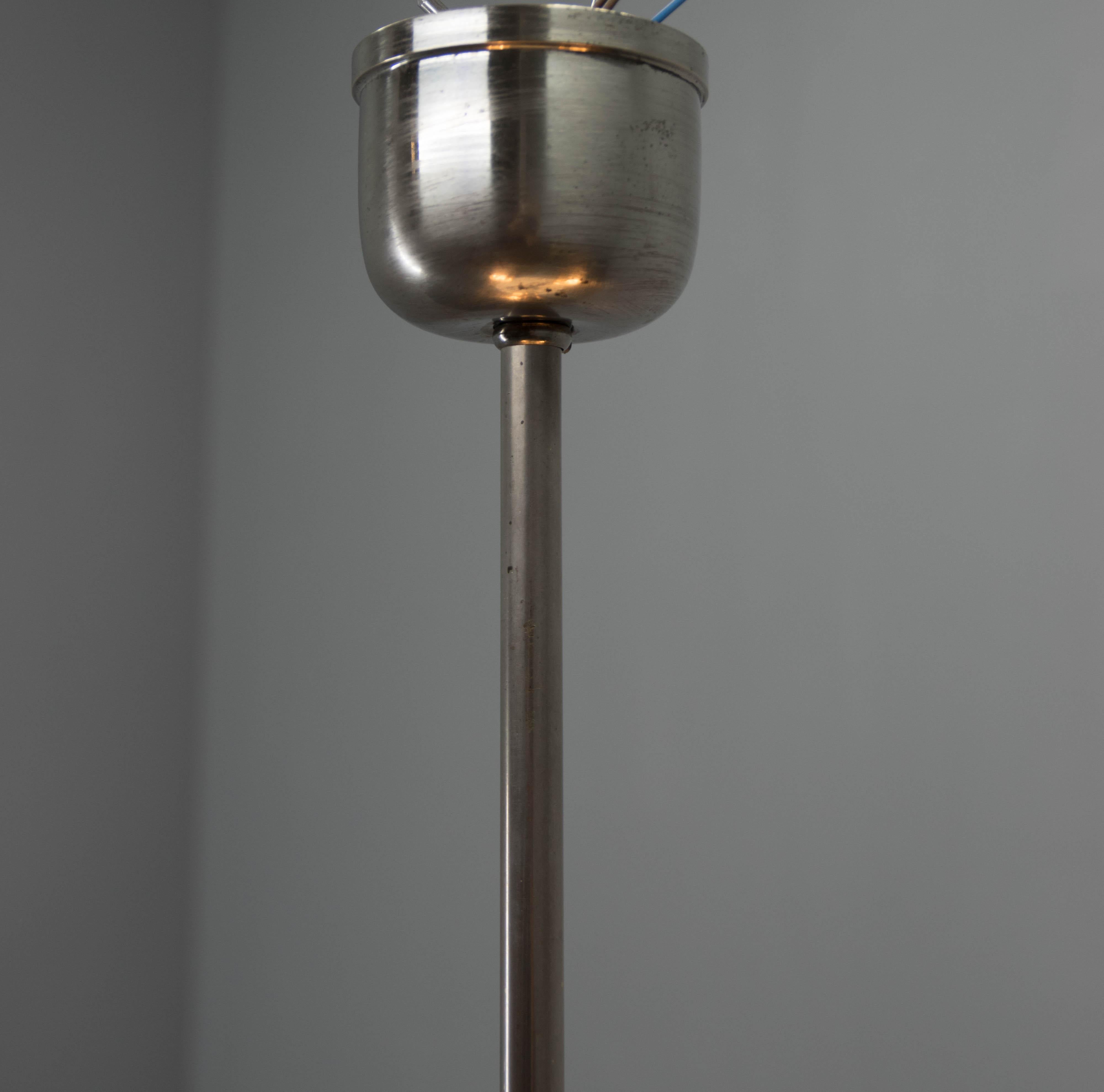 Lustre Art Déco en nickel nickelé tubulaire, années 1920, restauré en vente 4