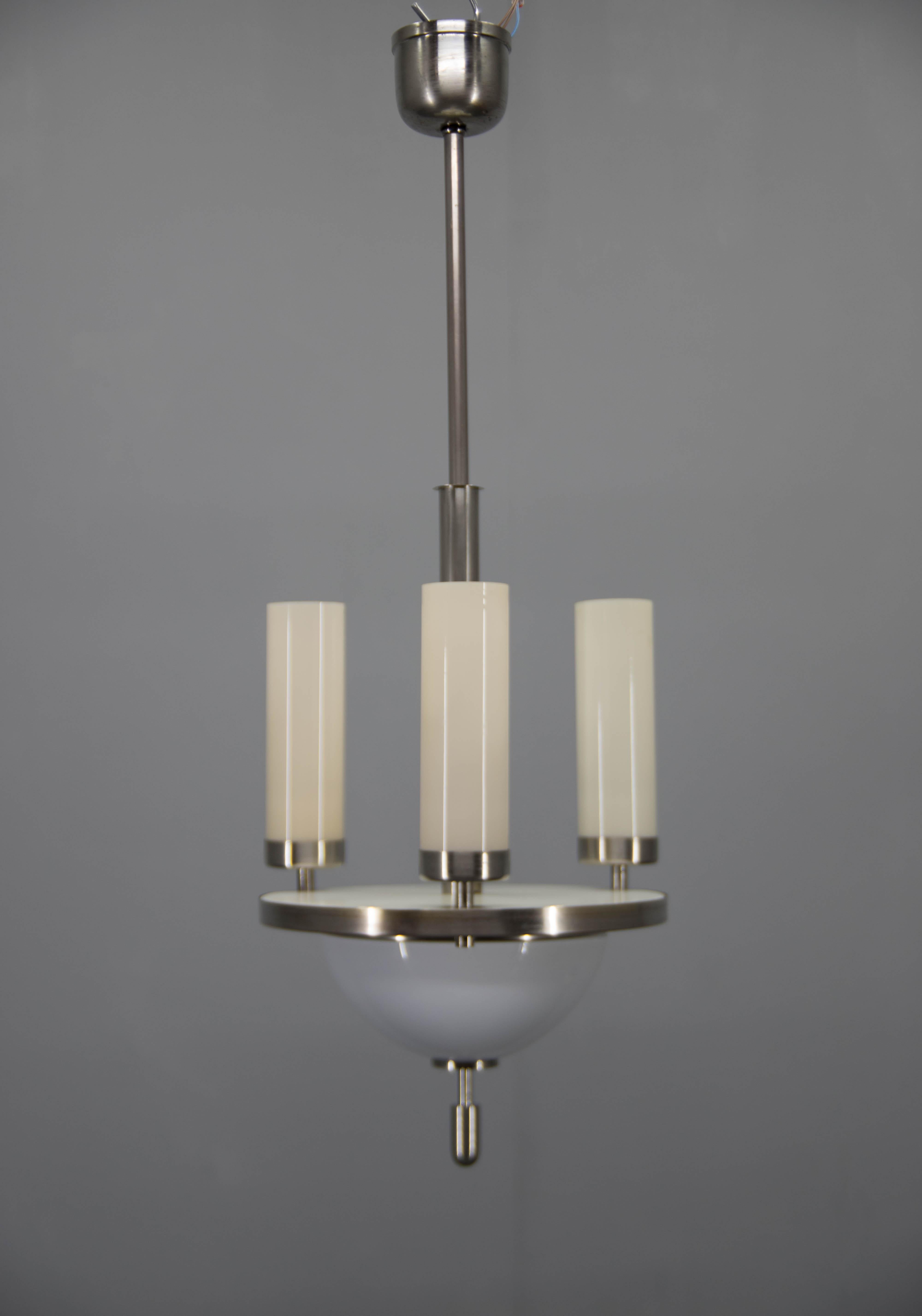 Lustre Art Déco en nickel nickelé tubulaire, années 1920, restauré en vente 1