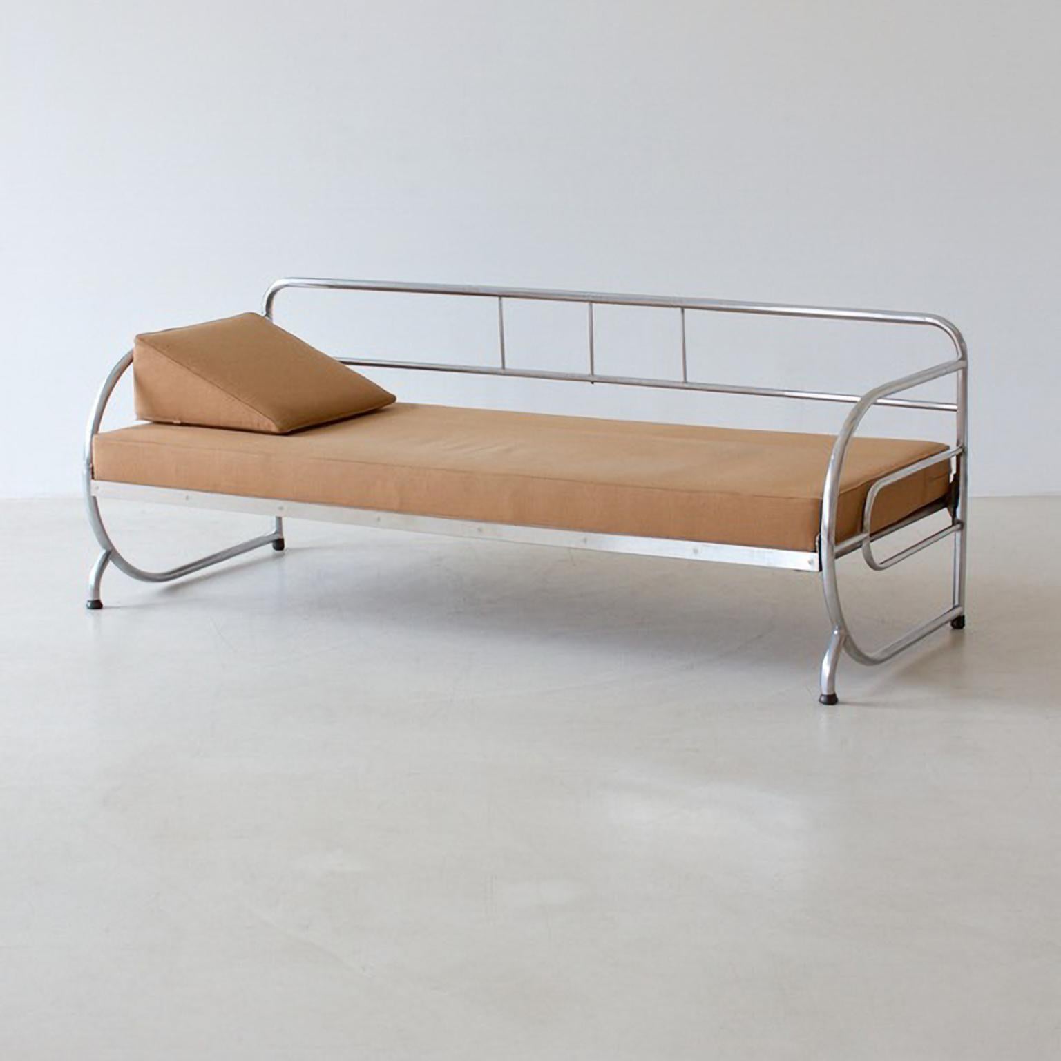 Canapé Art déco en acier tubulaire, métal plaqué, tapisserie en tissu/cuir, vers 1930 Bon état - En vente à Berlin, DE