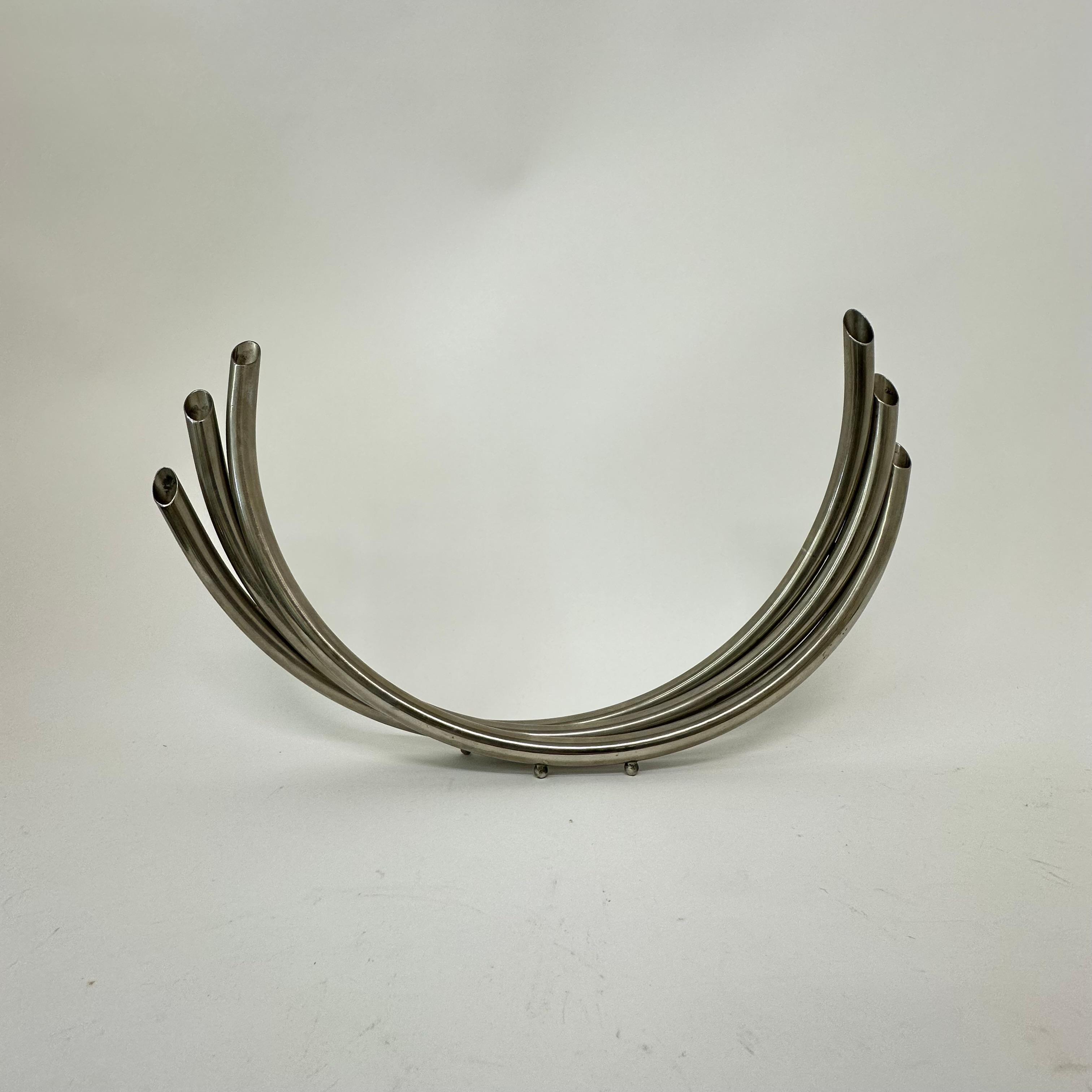 Dimensiones: 45,5cm Anchura , 26,5cm Altura , 6cm Profundidad
Estado: Bueno
Material: Metal
Color: Plata

