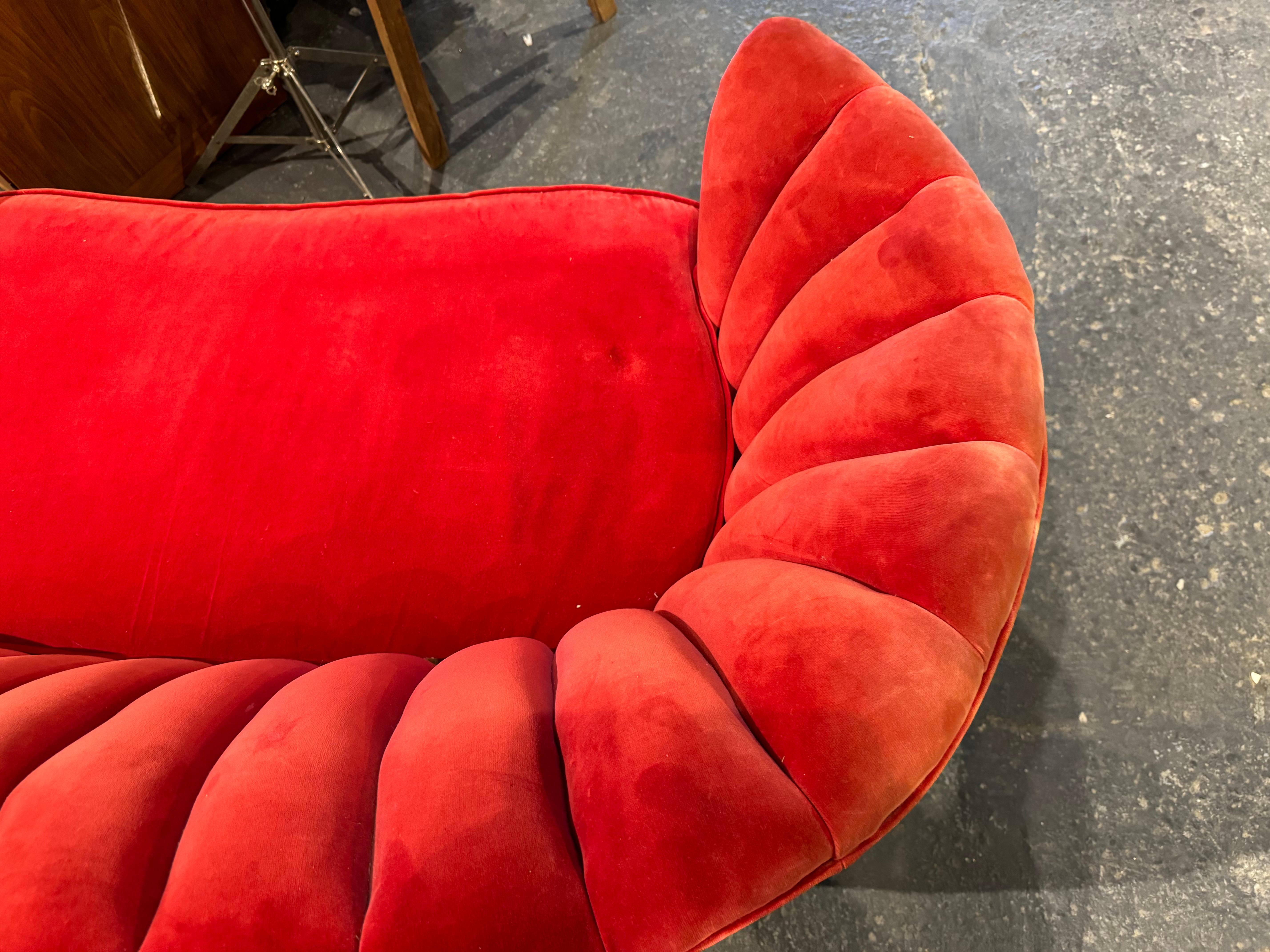 Danish Art Deco Tufted Curved Shell Settee' .. fuchsia pink velvet / Denmark