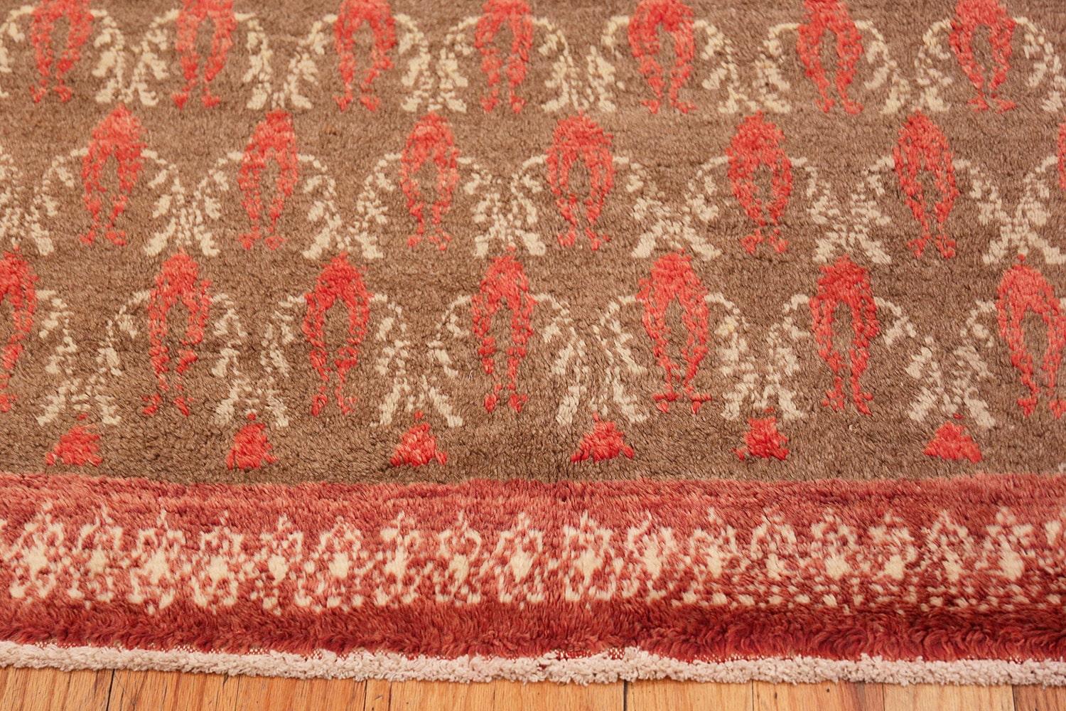 Turkish Art Deco design vintage rug, country of Origin: Turkey, date circa 1930's - Size: 3 ft 10 in x 4 ft 3 in (1.17 m x 1.3 m). 

Similar to many other types of art deco rugs, this Turkish carpet features decorative patterns and rich, crisp