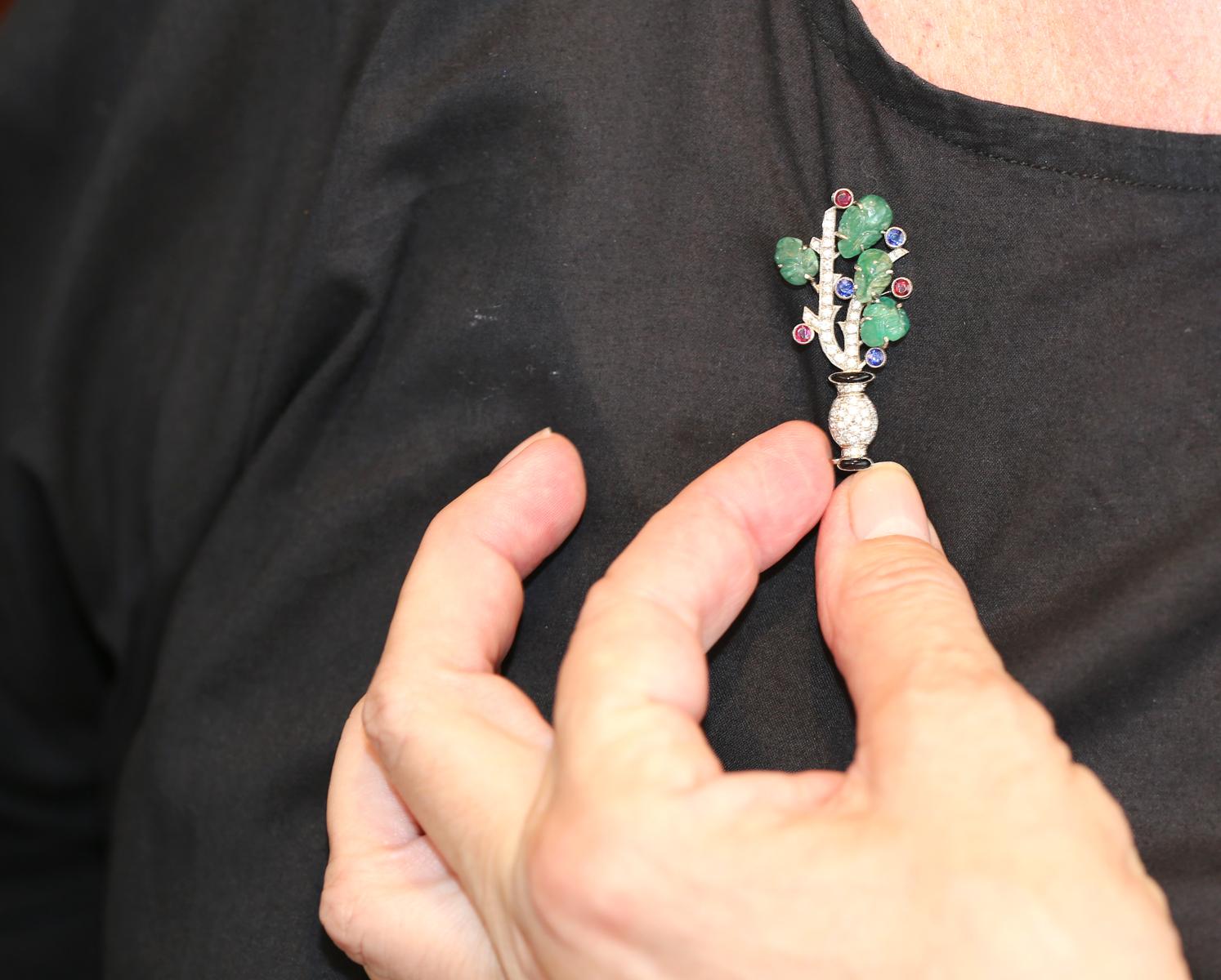 Art Deco Tutti Frutti Diamonds Emerald Rubies Sapphires Onyx Flower Brooch Boxed For Sale 7