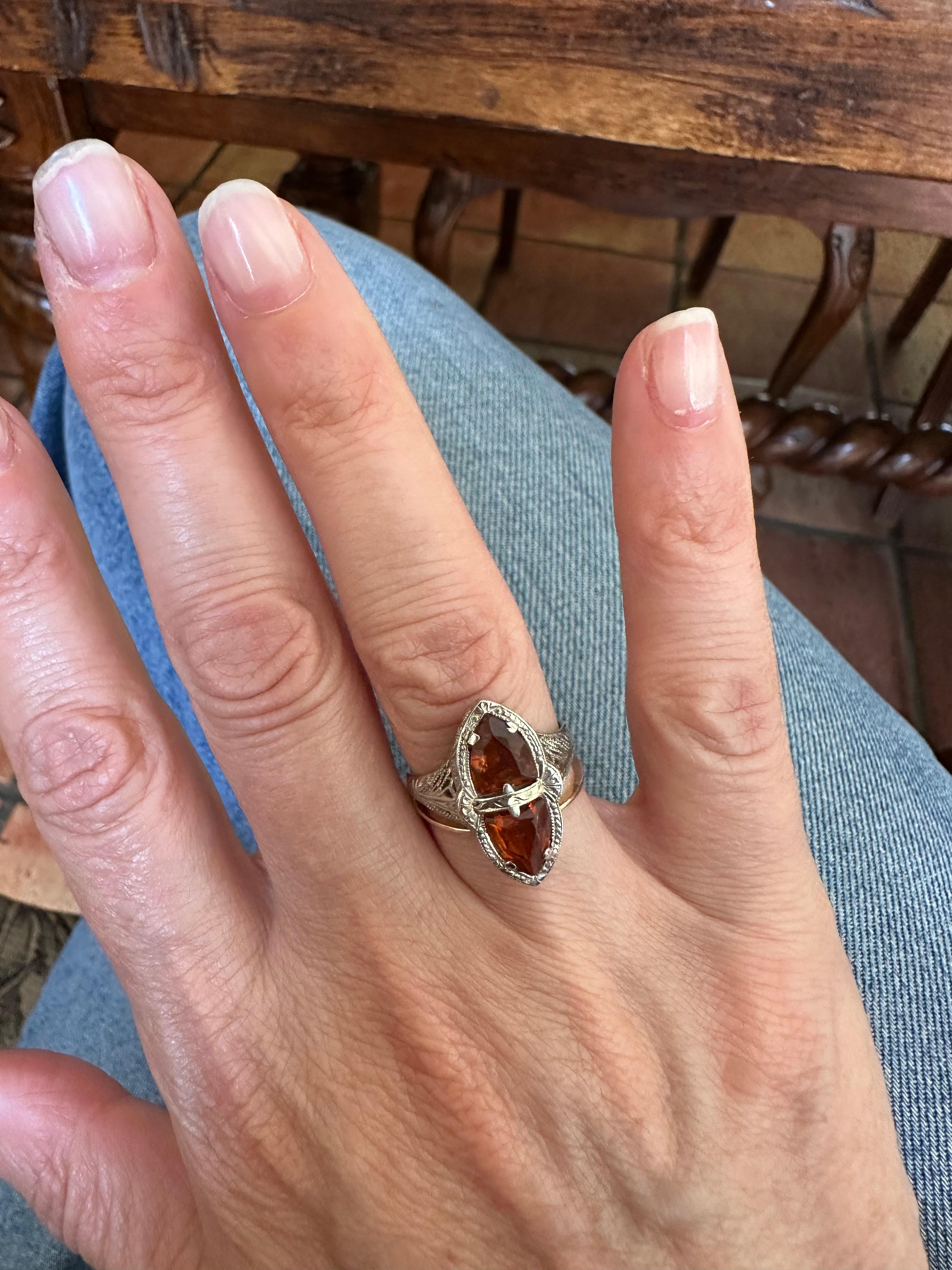 in vendita:  Anello Art Deco con gemelli arancioni naturali, citrino e filigrana 8