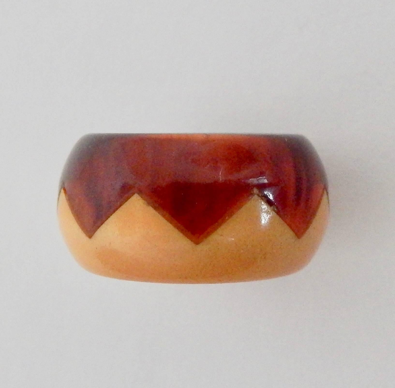 Art Deco Two-Color Geometric Bakelite Ring In Good Condition For Sale In Winnetka, IL