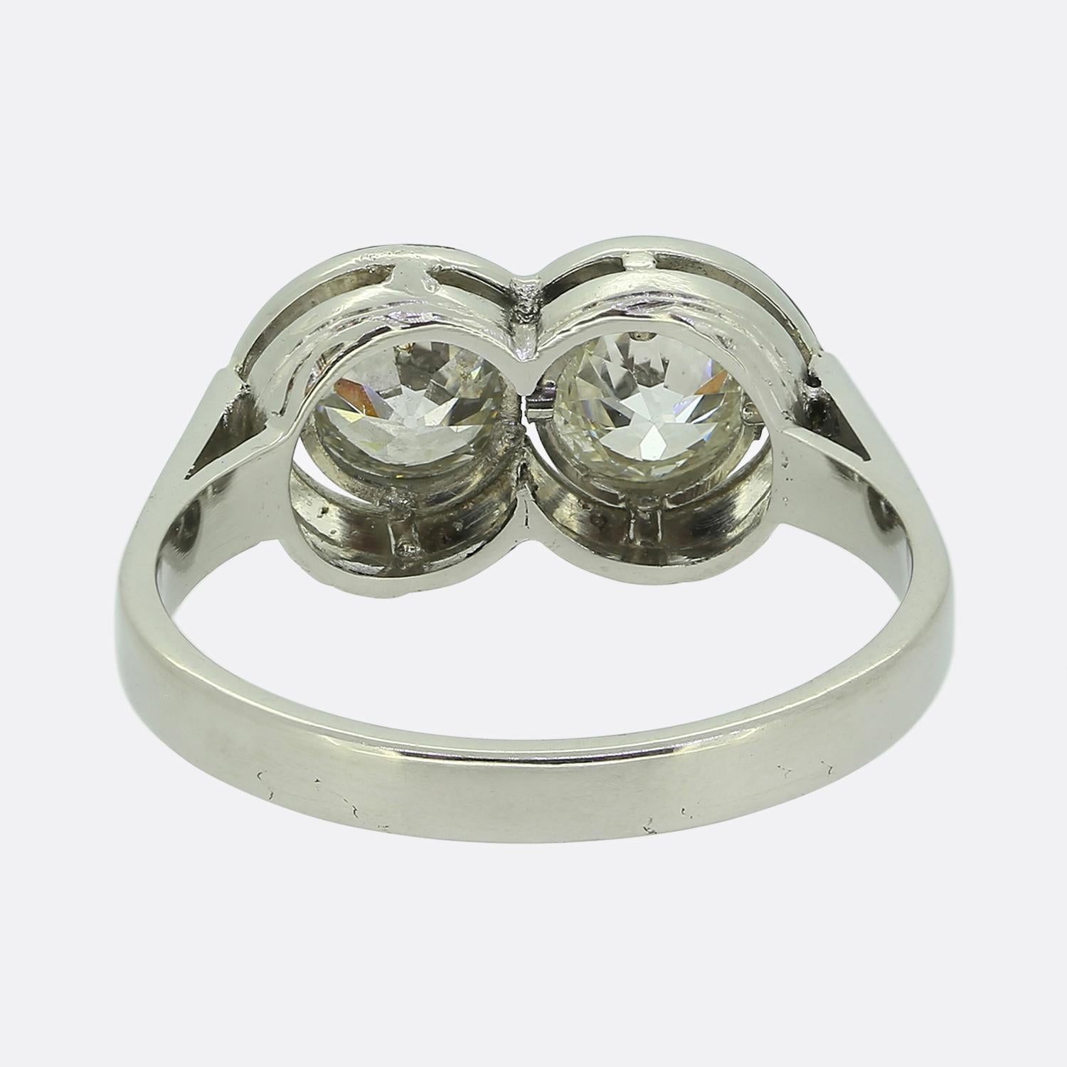 Art Deco Two-Stone Diamond and Enamel Ring In Good Condition In London, GB
