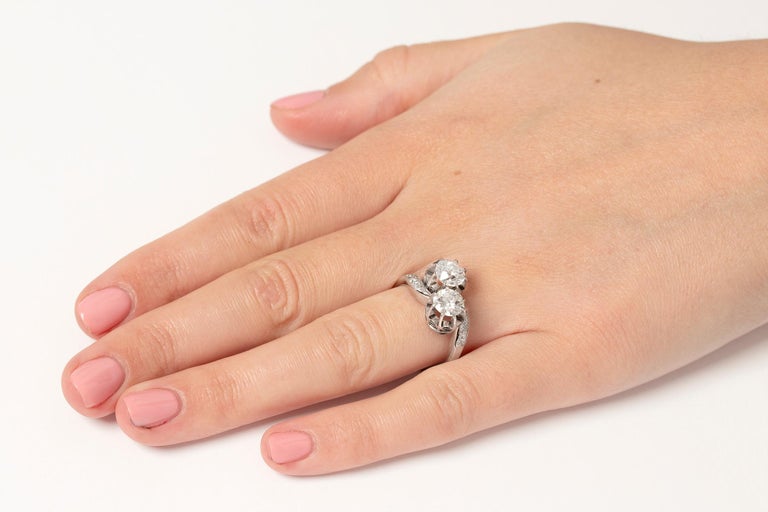 Art Deco Two-Stone Diamond Twist Ring, circa 1920s For Sale 1