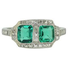 Art Deco Ring mit zwei Steinen, Smaragd und Diamant