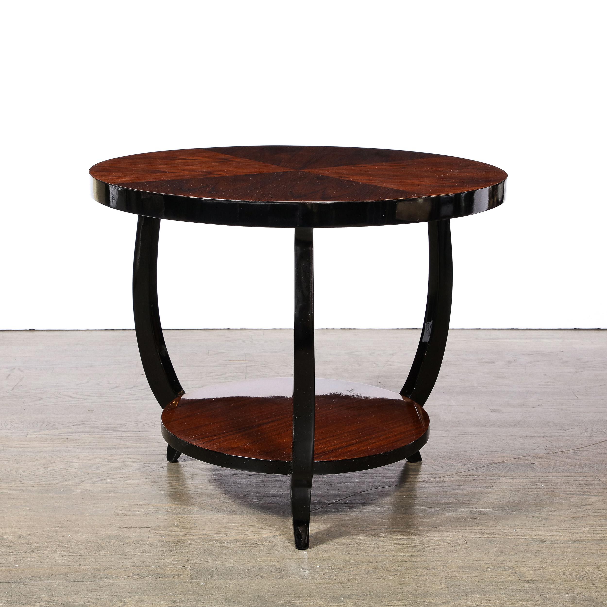 Zweistöckiger Gueridon-Tisch im Art déco-Stil aus Nussbaumholz und schwarzem Lack  (Walnuss) im Angebot