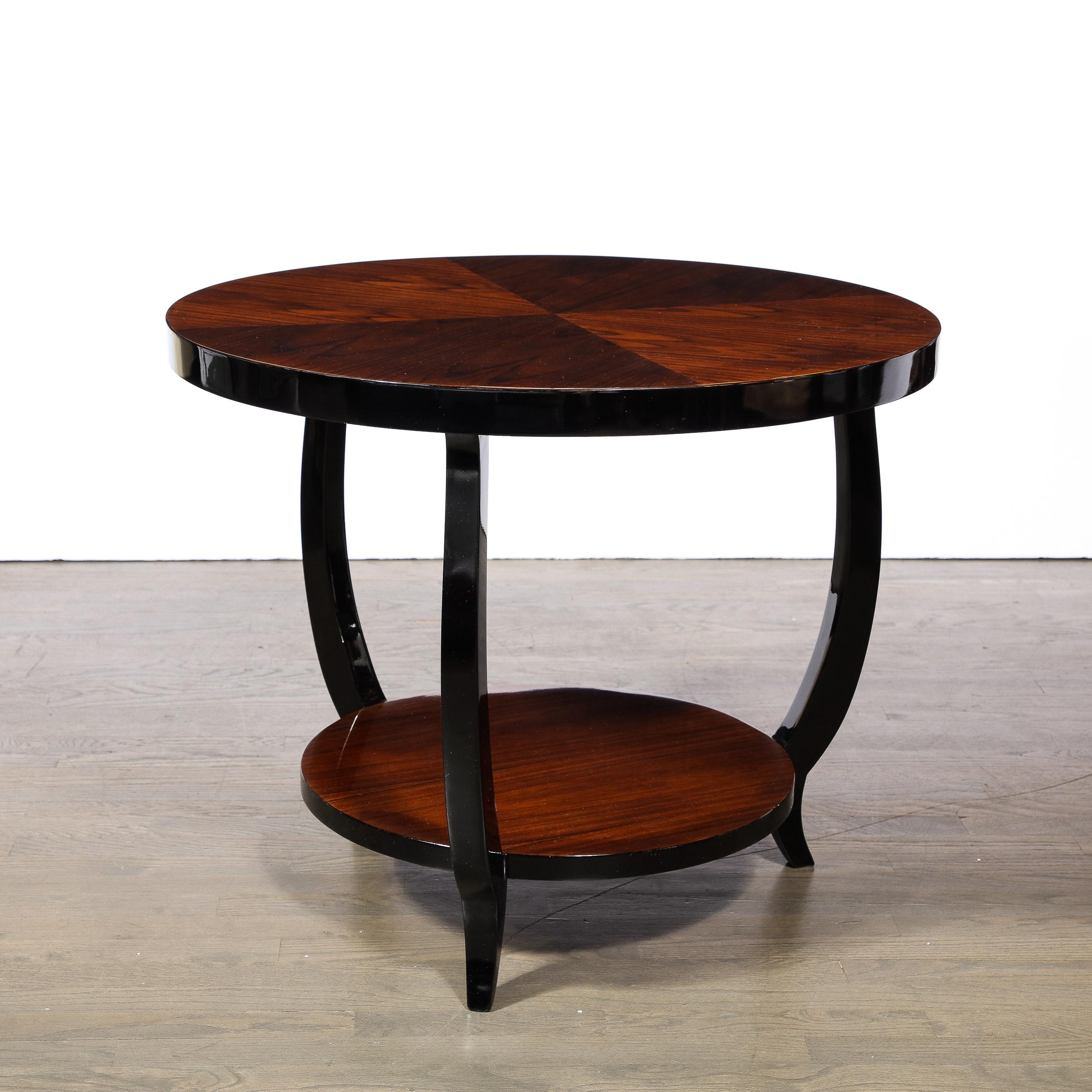 Table Gueridon Art Déco à deux niveaux en noyer assorti et laque noire  en vente 1