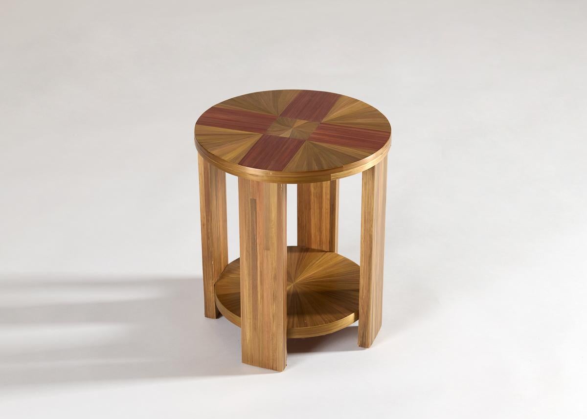 Cette petite table d'appoint est la réplique exacte, dans un format beaucoup plus petit, d'une table d'appoint plus grande et plus courante que Groult plaçait souvent dans ses intérieurs. 

Bibliographie :
Félix Marcilhac, 