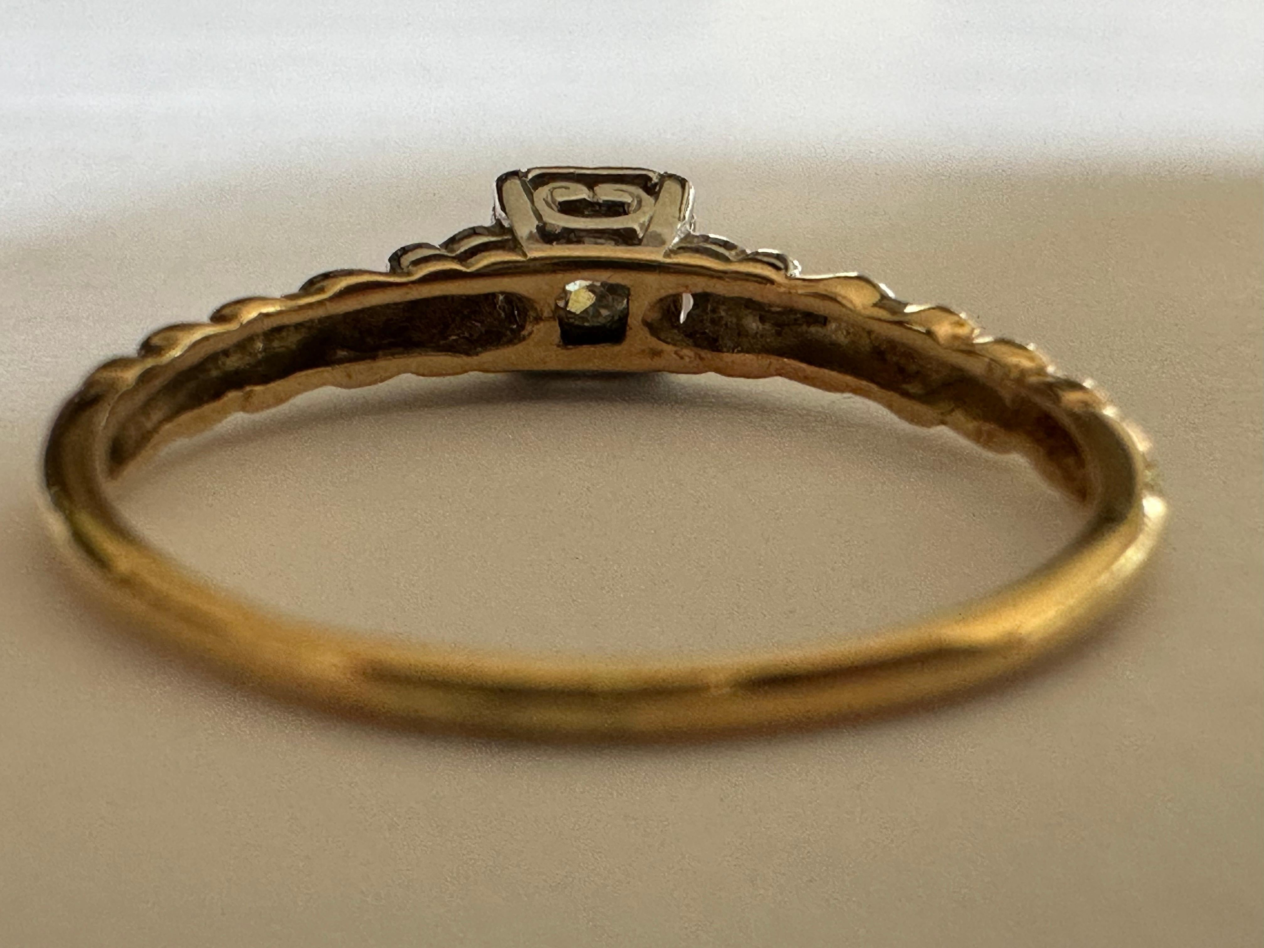Art Deco Two-Tone Diamond Solitaire Ring  In Good Condition For Sale In Denver, CO