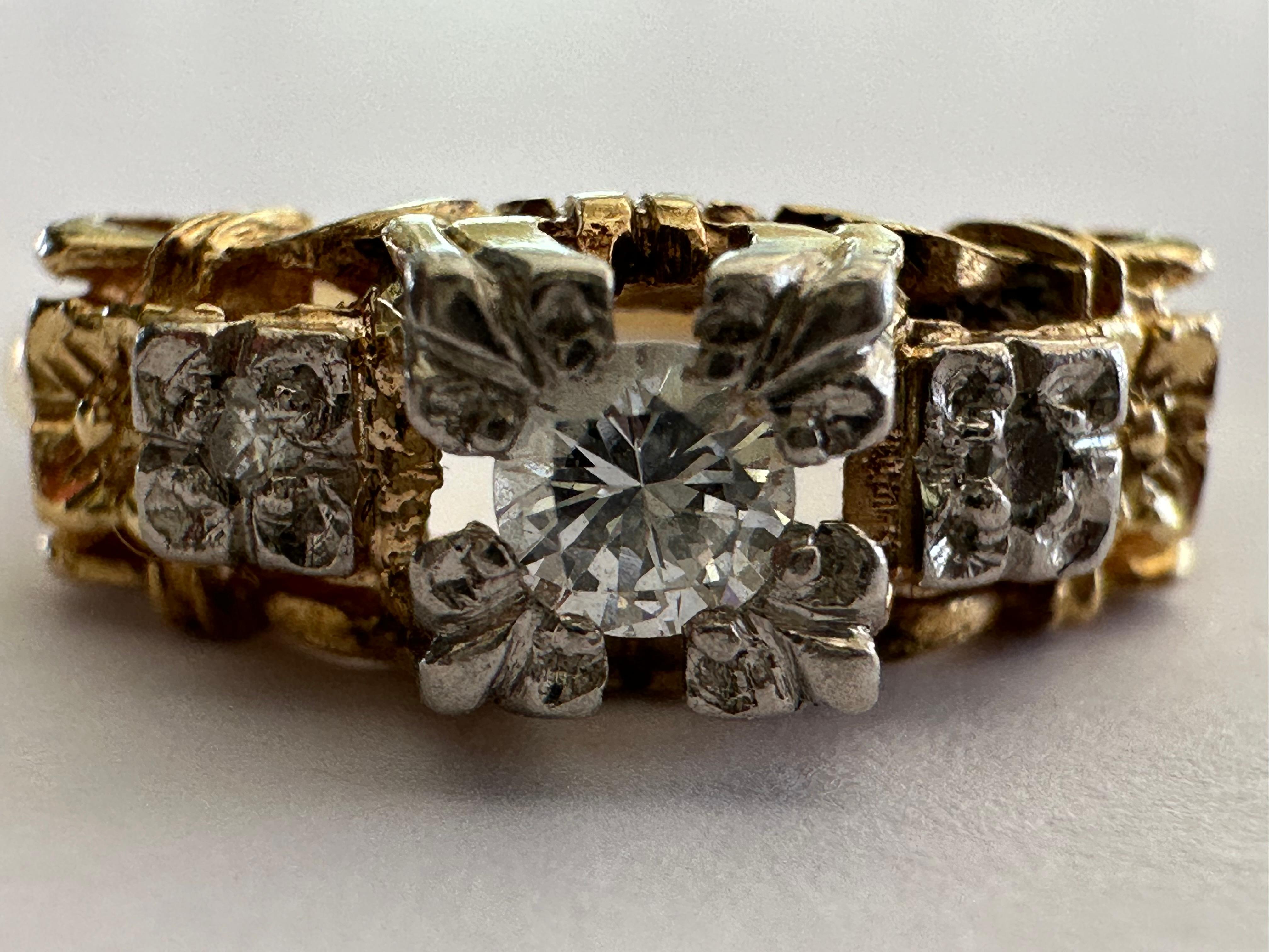 Art Deco Two-Tone Petite Diamond Flower Ring For Sale 4