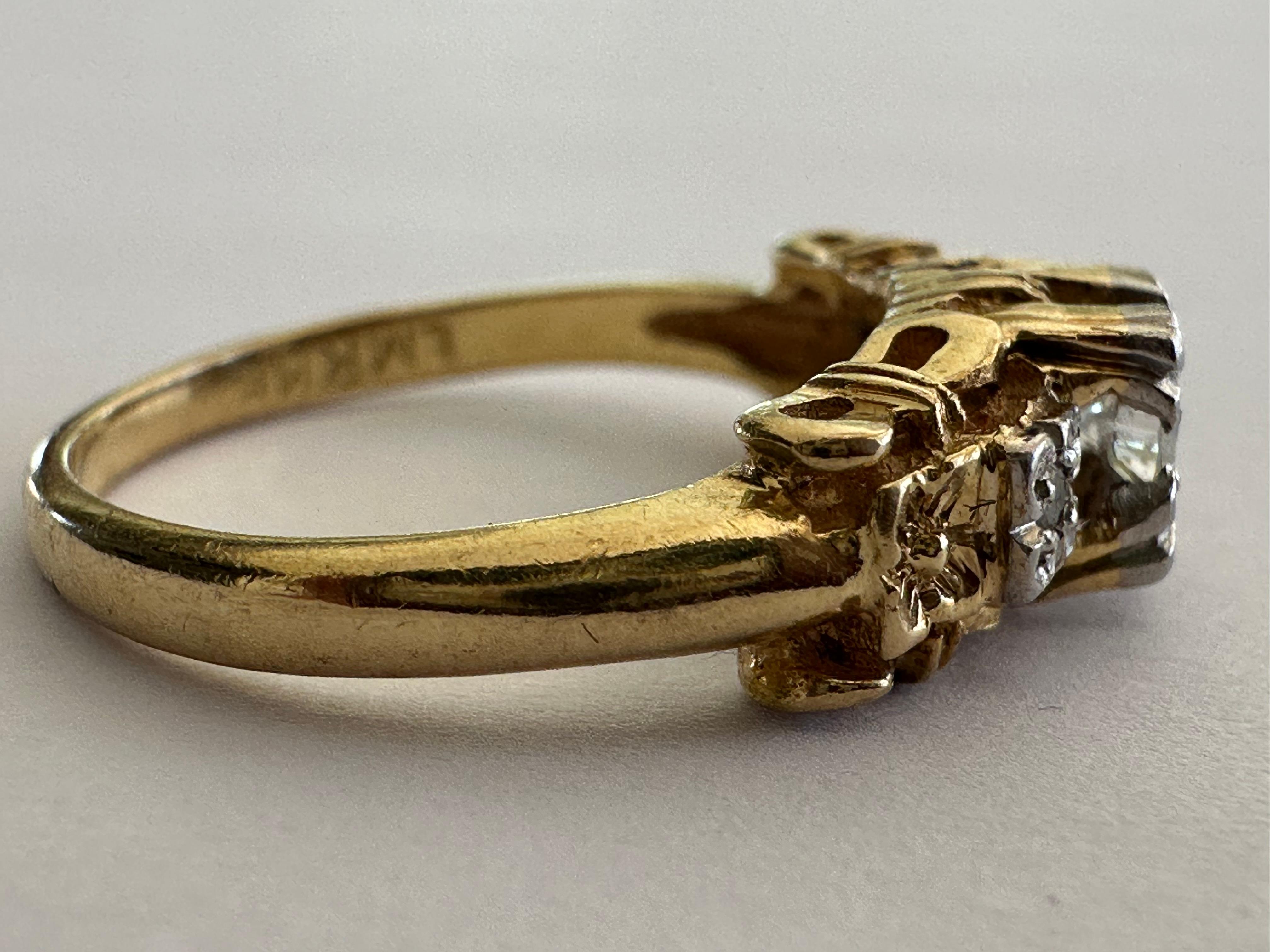 Art Deco Two-Tone Petite Diamond Flower Ring For Sale 2
