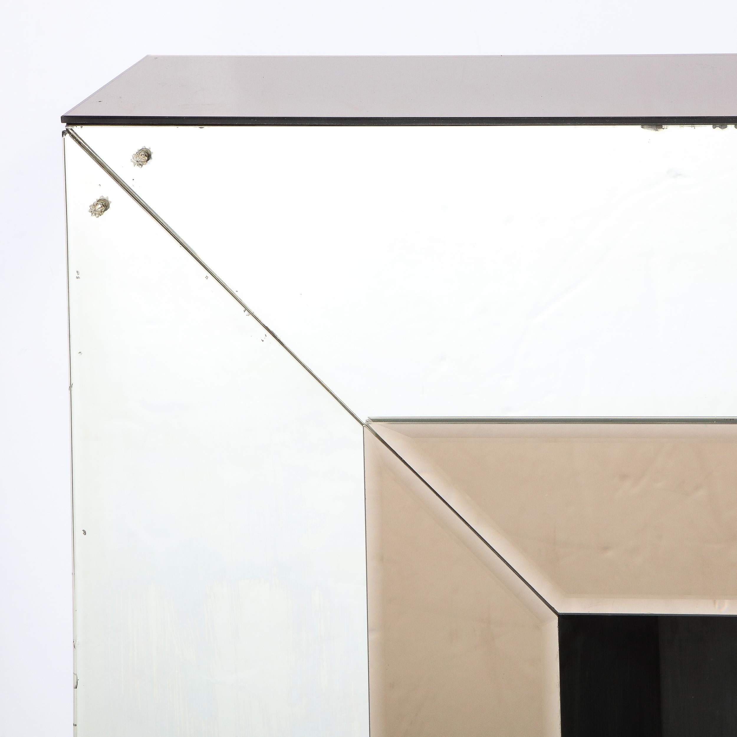 Cheminée Art Déco en miroir bicolore et bronze avec fleurons en cristal Bon état - En vente à New York, NY