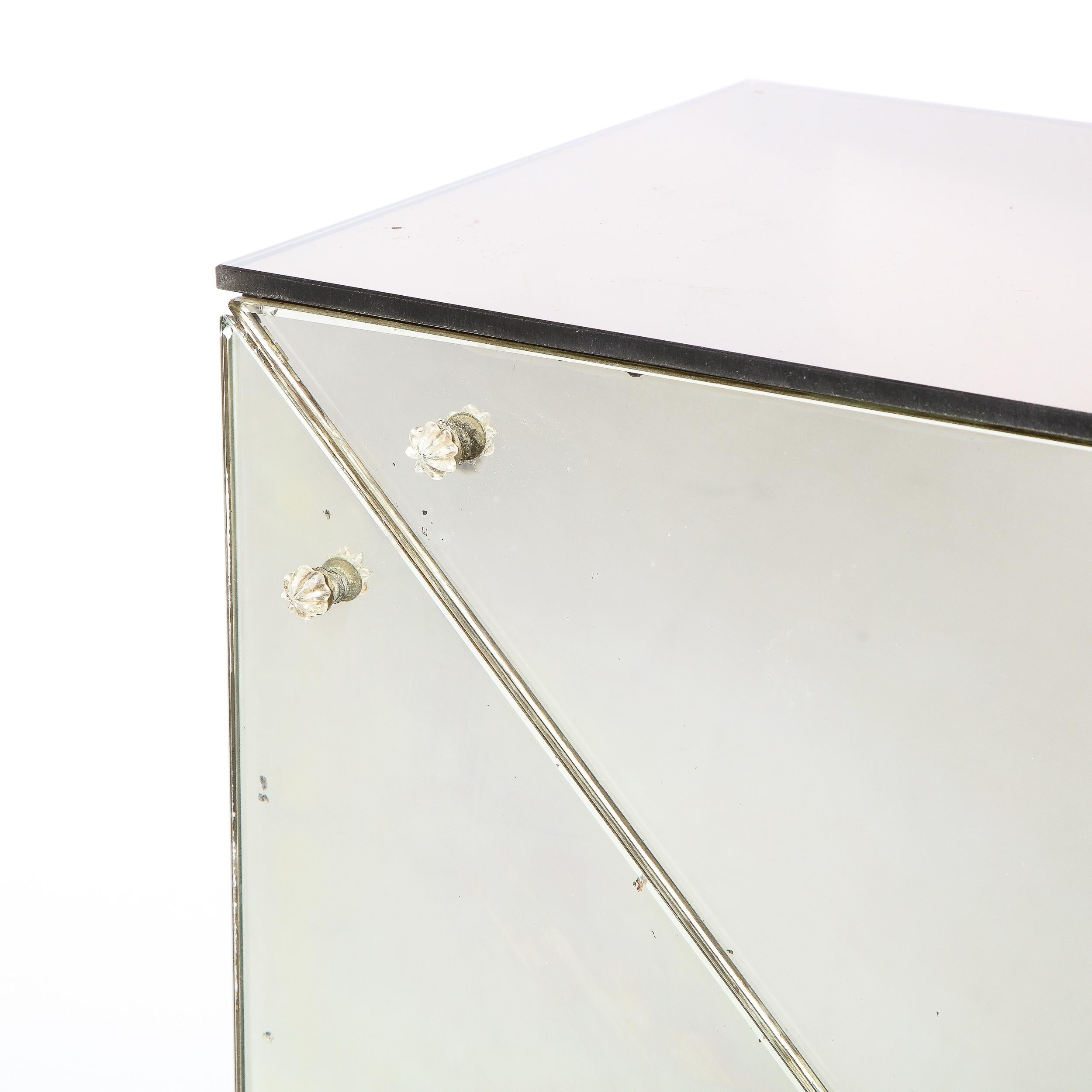 Cheminée Art Déco en miroir bicolore et bronze avec fleurons en cristal en vente 1