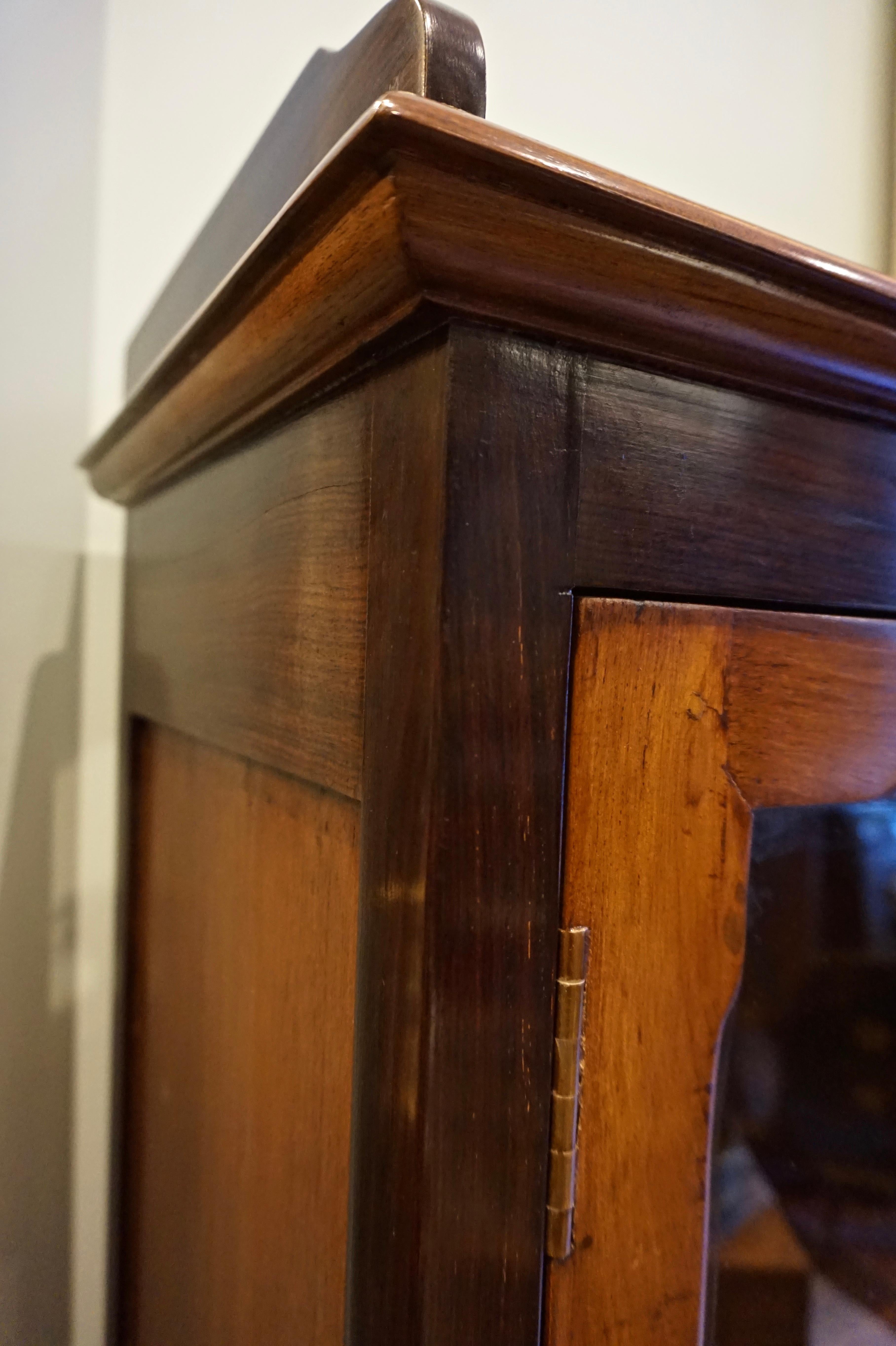 Art Deco Two Tone Solid Teak & Rosewood Showcase Cum Bookcase Cabinet In Good Condition For Sale In Vancouver, British Columbia