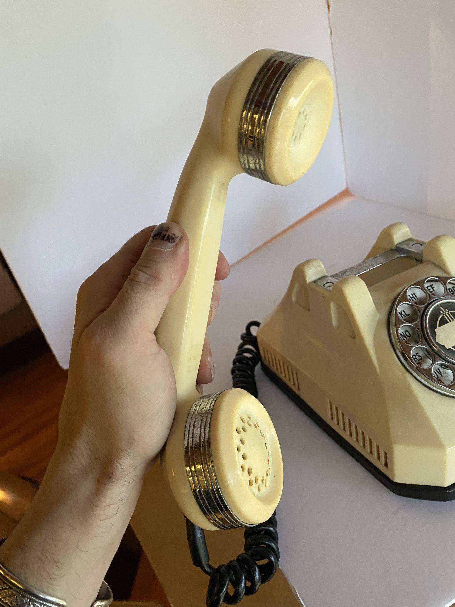 Art Deco Type 40 Ivory Chrome Trim Telephone by Monophone, Circa 1930 1