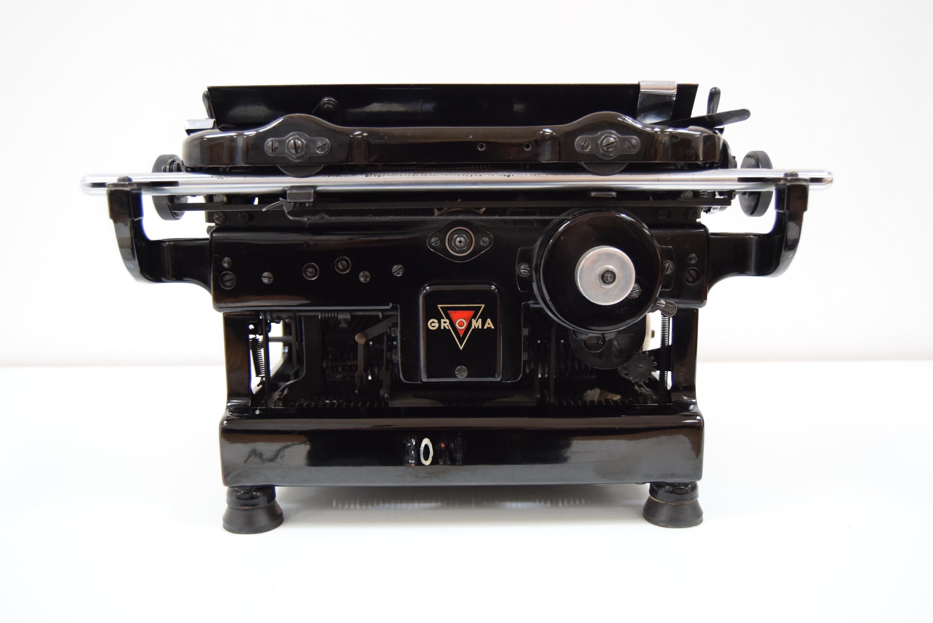 Metal Art Deco Typewriter/Groma, circa 1935
